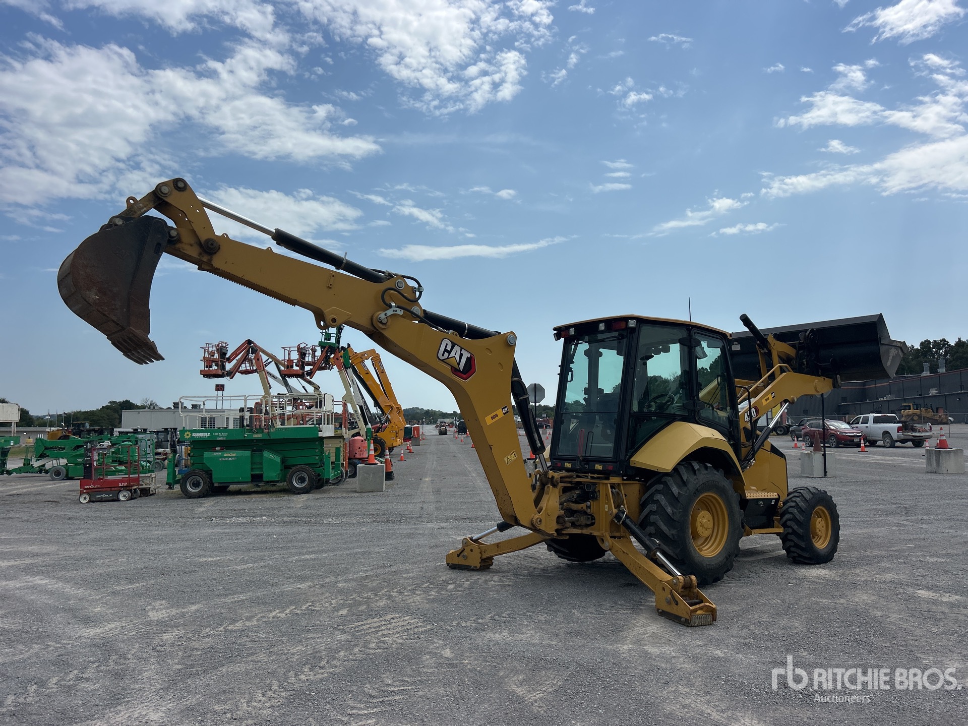 2021 Caterpillar 420