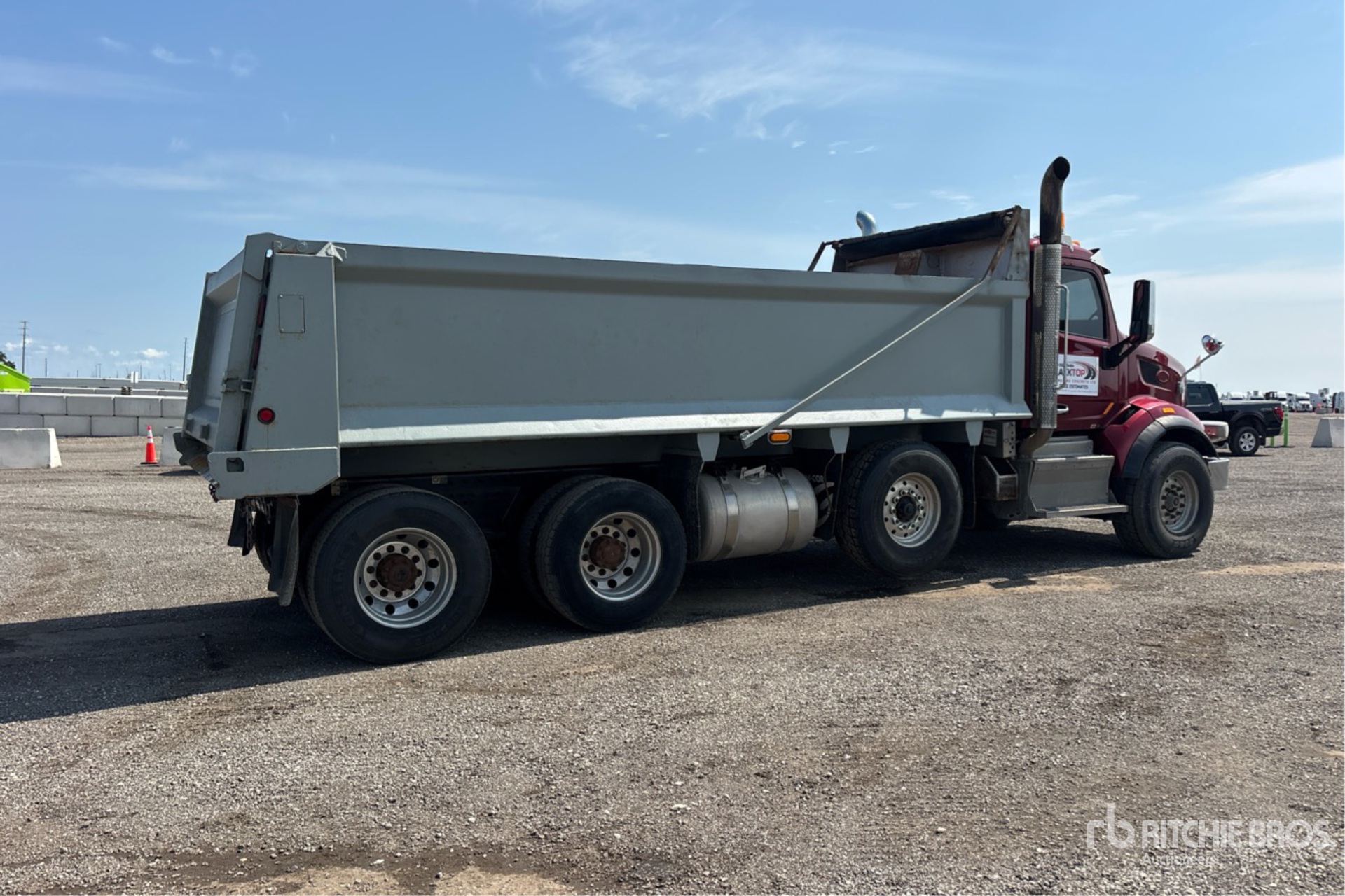 2017 Peterbilt 567