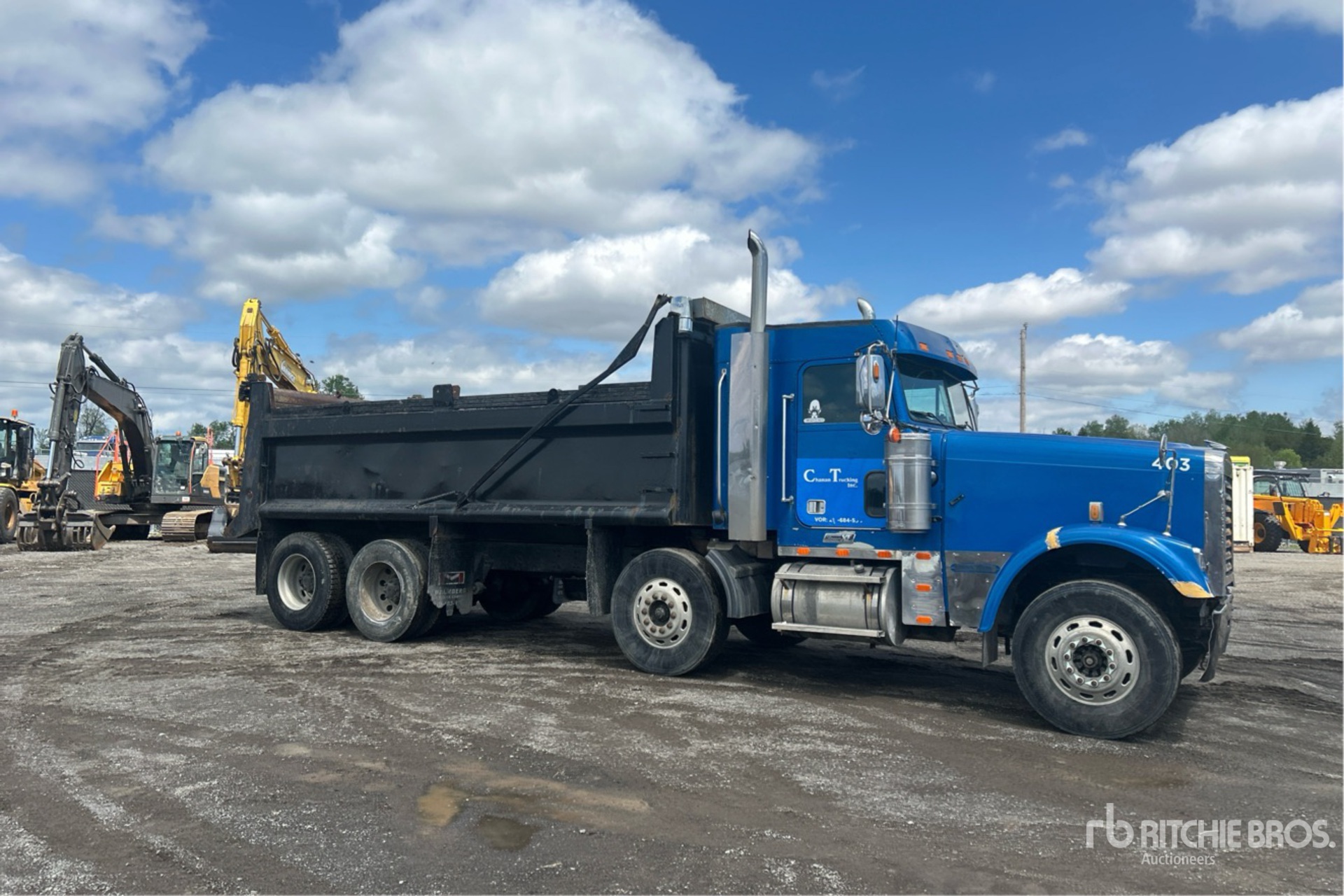 2007 Freightliner FLD132