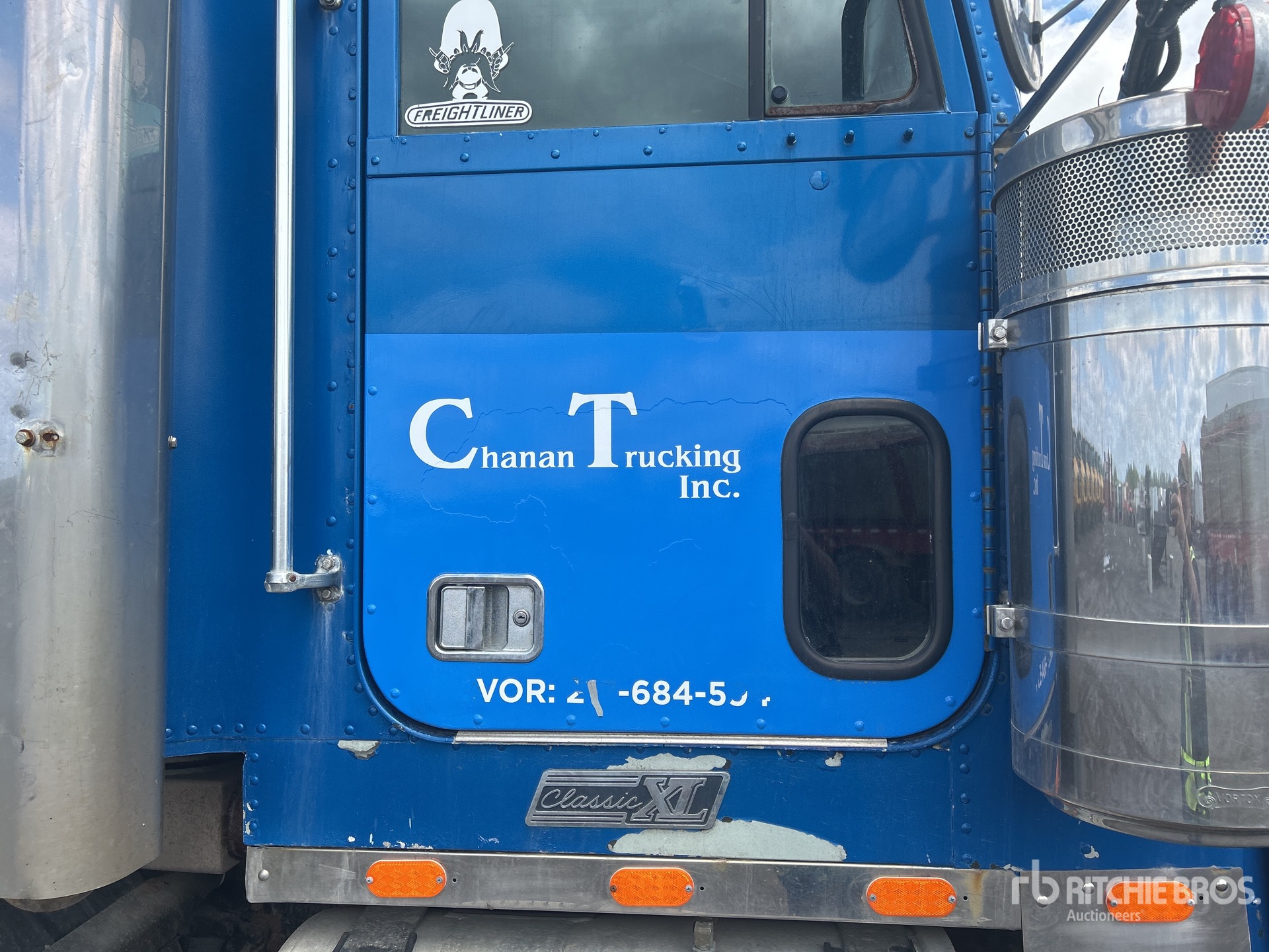 2007 Freightliner FLD132