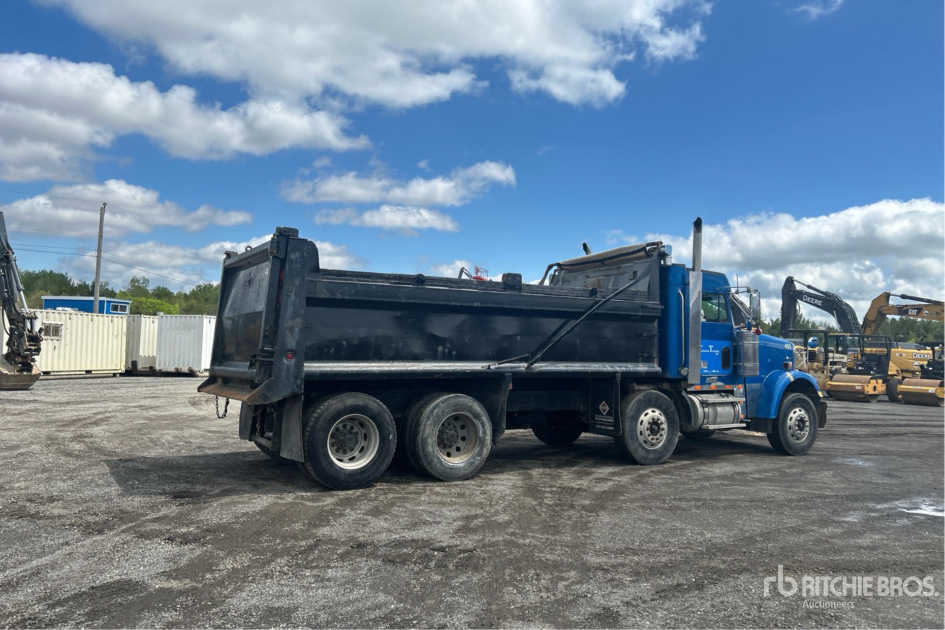 2007 Freightliner FLD132