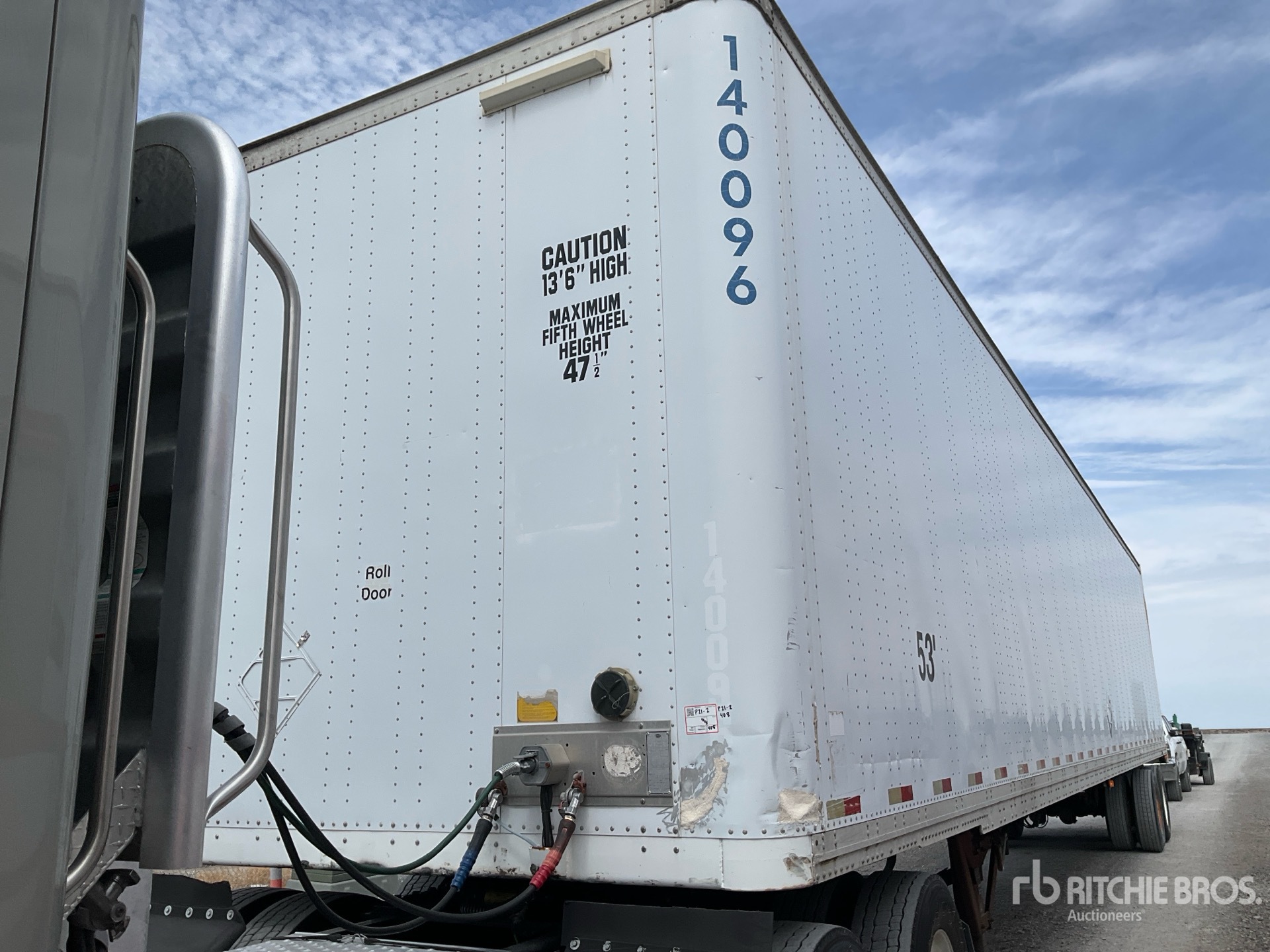 2000 Hyundai 53 FT T/A