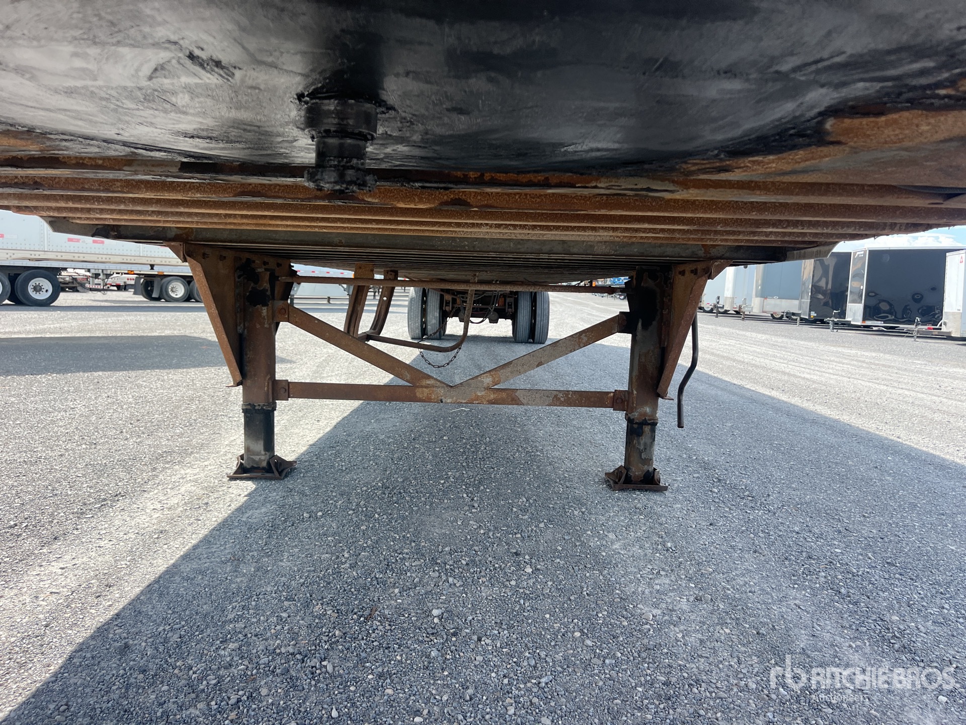 2000 Hyundai 53 FT X 102 IN T/A