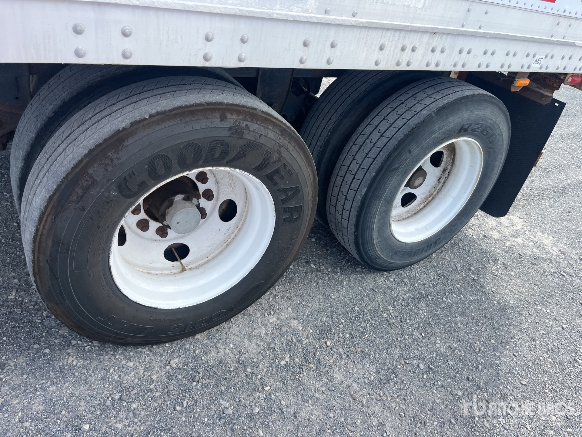 2000 Hyundai 53 FT X 102 IN T/A
