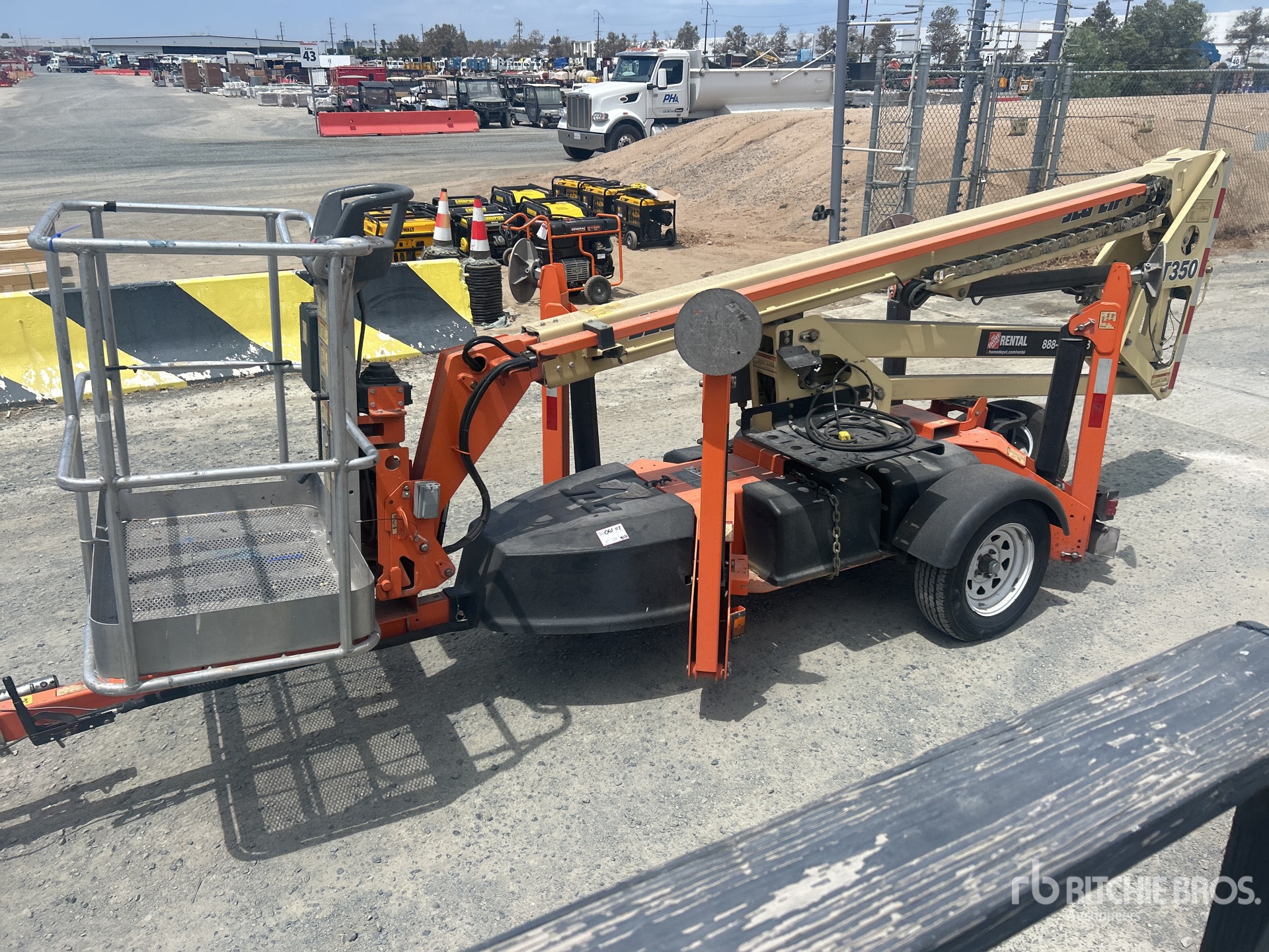 2019 JLG T350