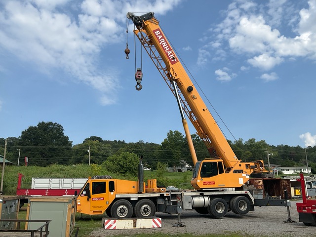 2007 Link-Belt HTC-8690 90 ton 8x4 90 Ton Hydraulic Truck Crane