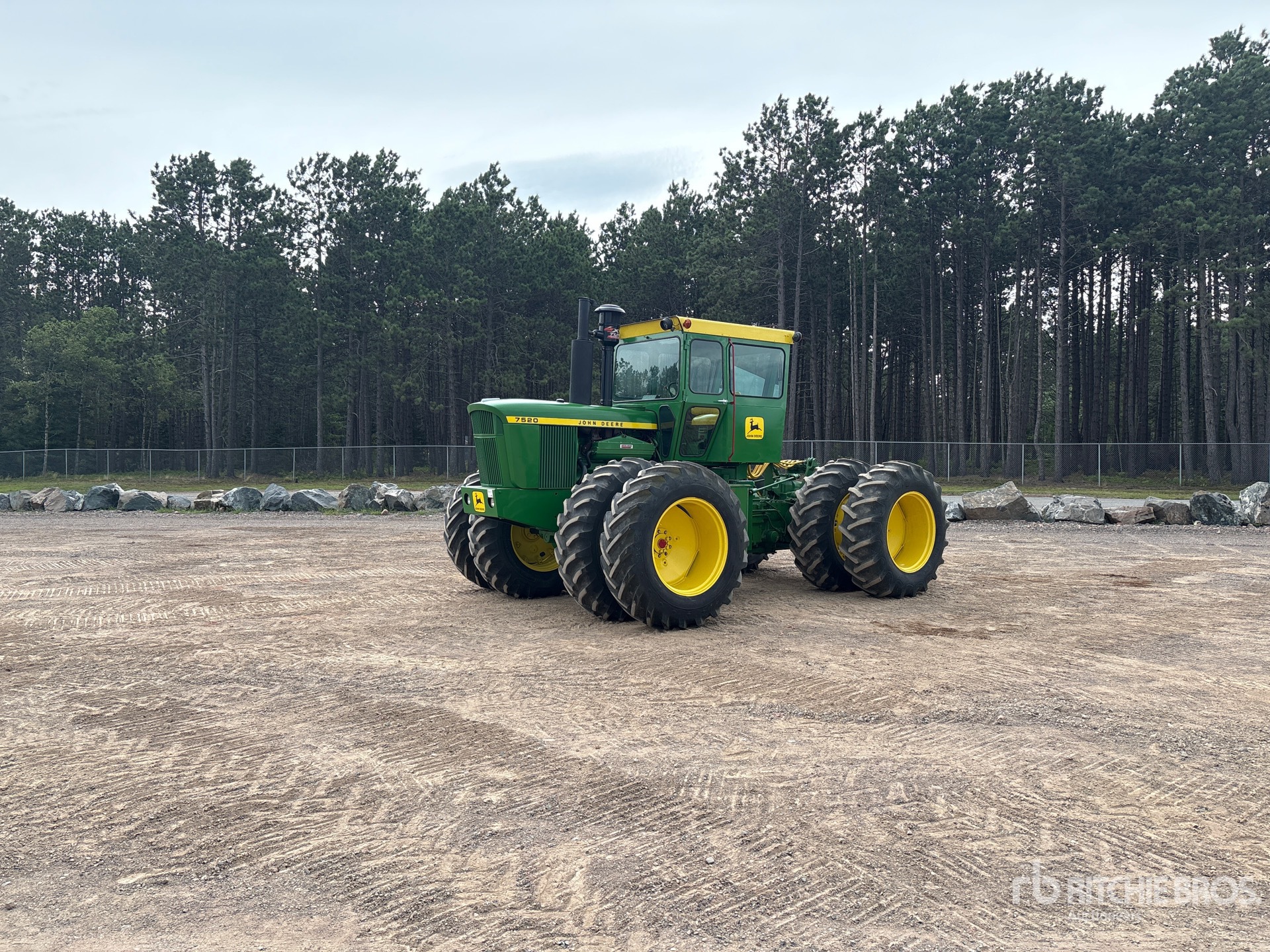 1973 John Deere 7520