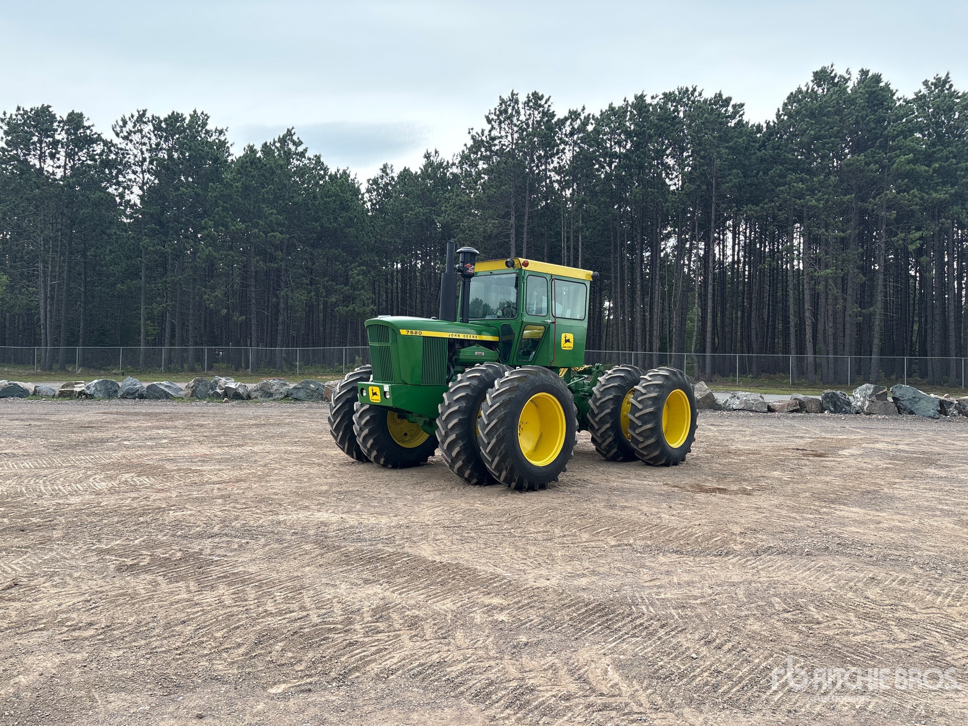 1973 John Deere 7520