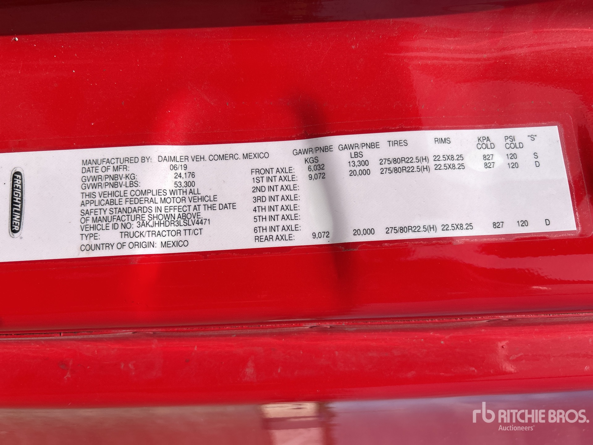 2020 Freightliner CASCADIA 126