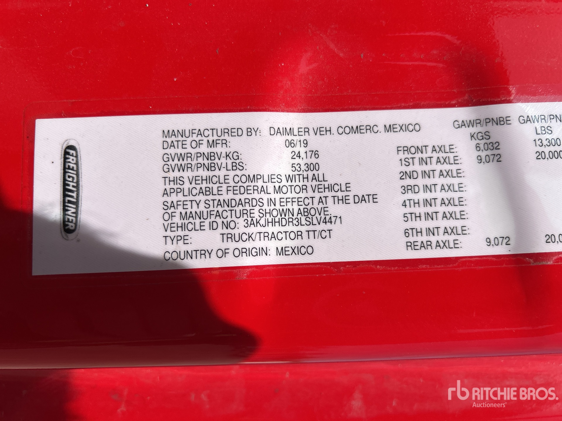 2020 Freightliner CASCADIA 126