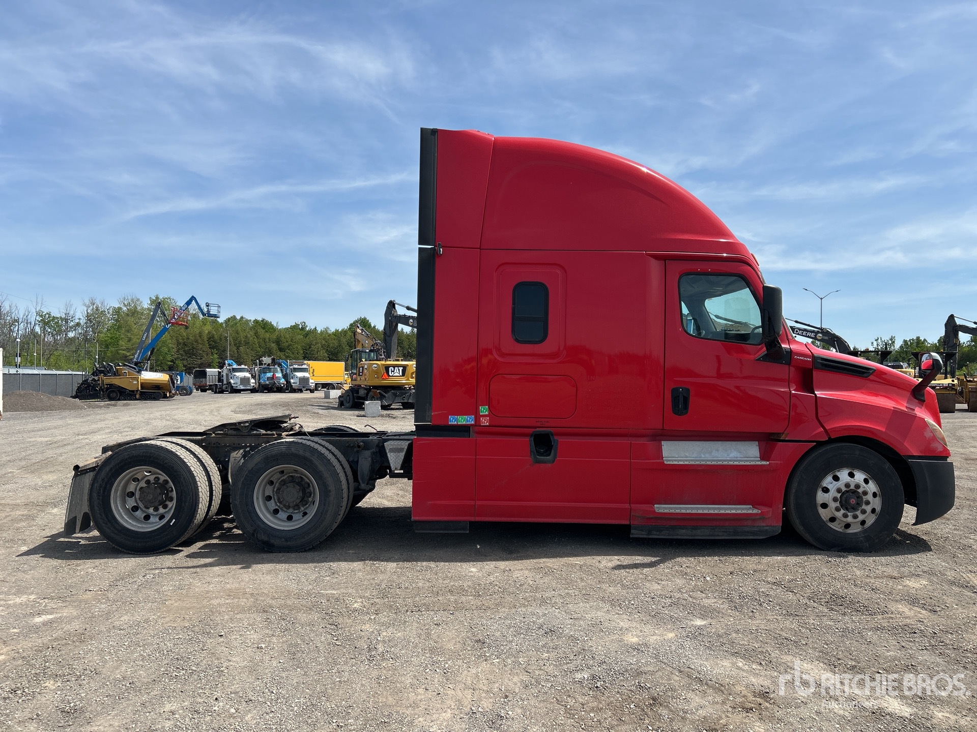 2020 Freightliner CASCADIA 126