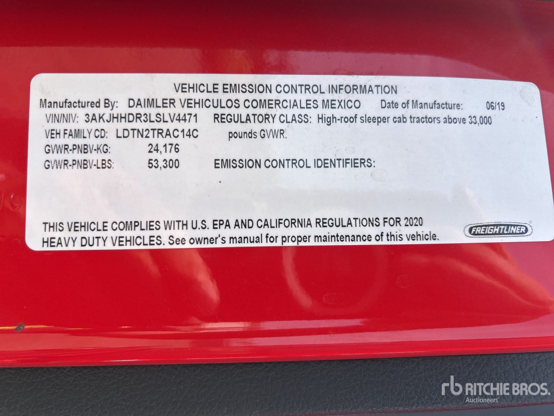 2020 Freightliner CASCADIA 126