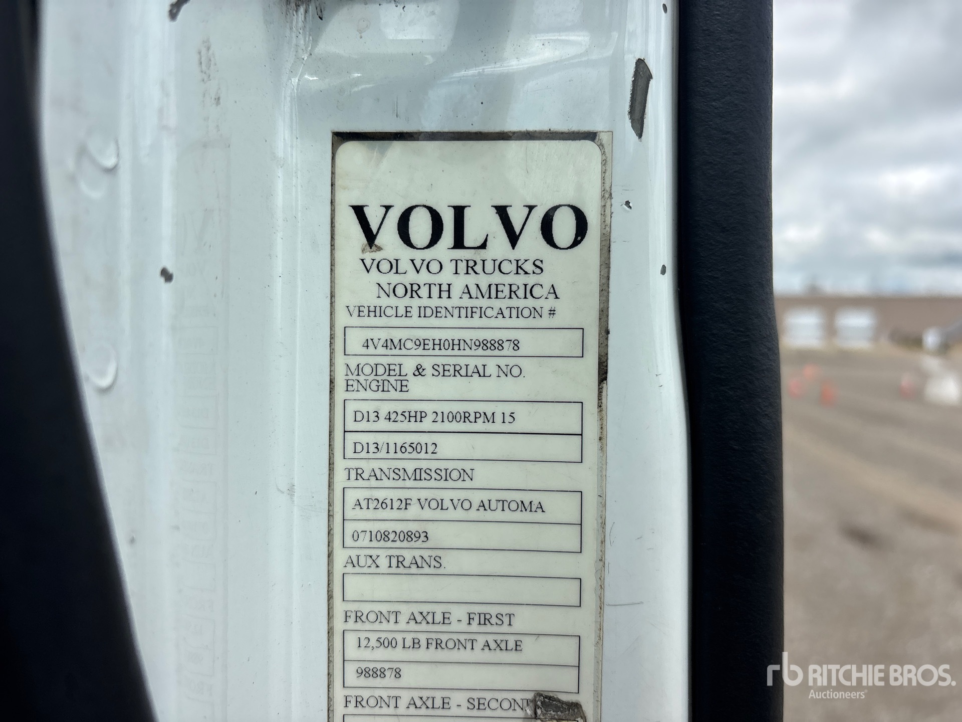 2017 Volvo VNM