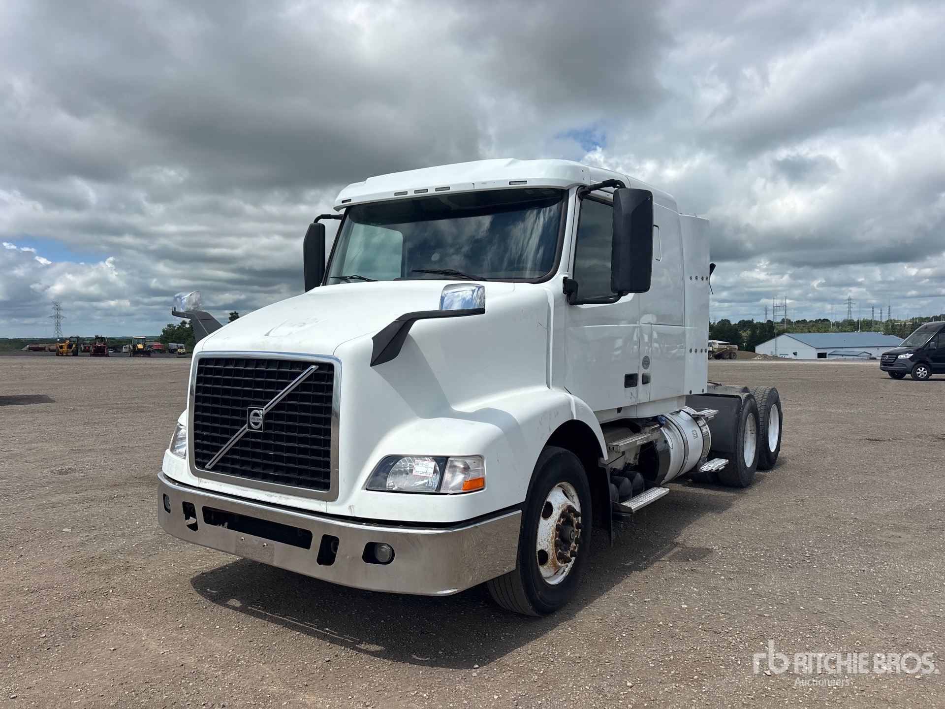 2017 Volvo VNM