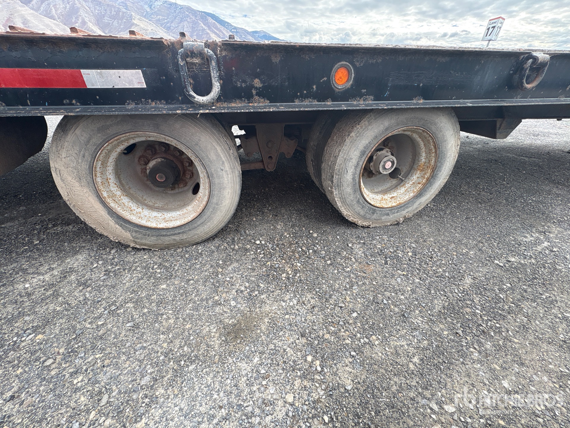 1997 Walton 20000 lb 28 ft T/A