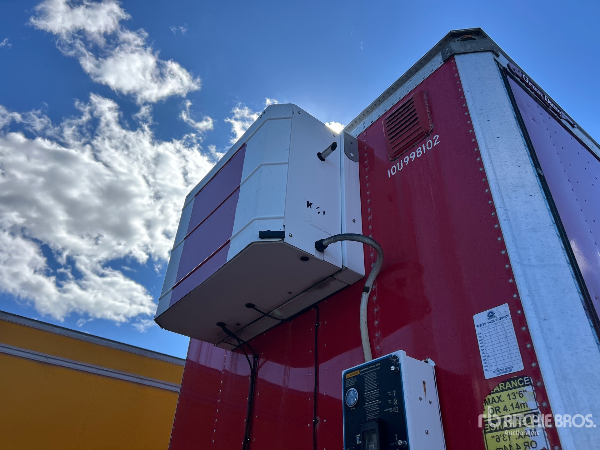 2010 Great Dane 35 FT X 102 IN T/A HEATED