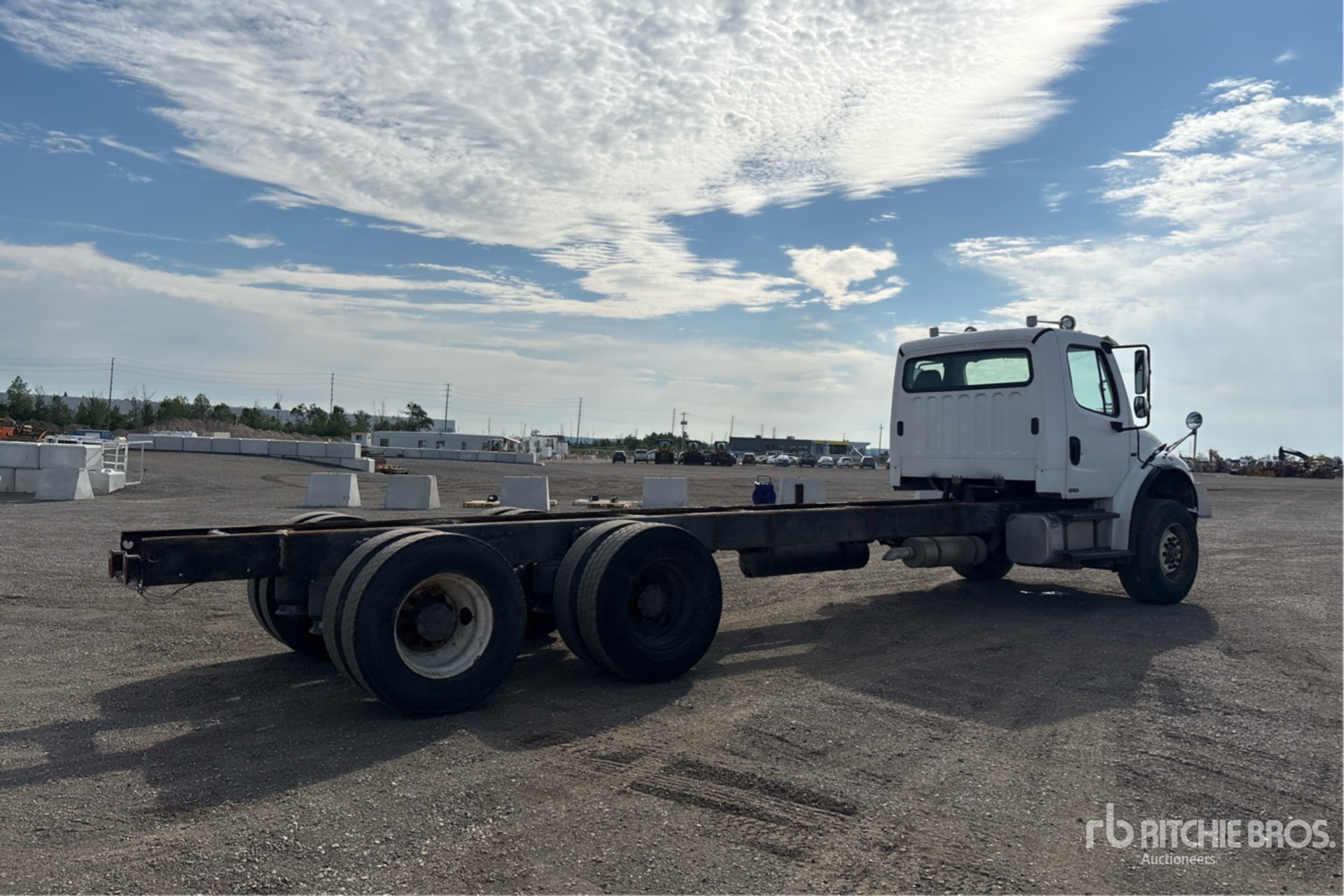 2005 Freightliner M2 106