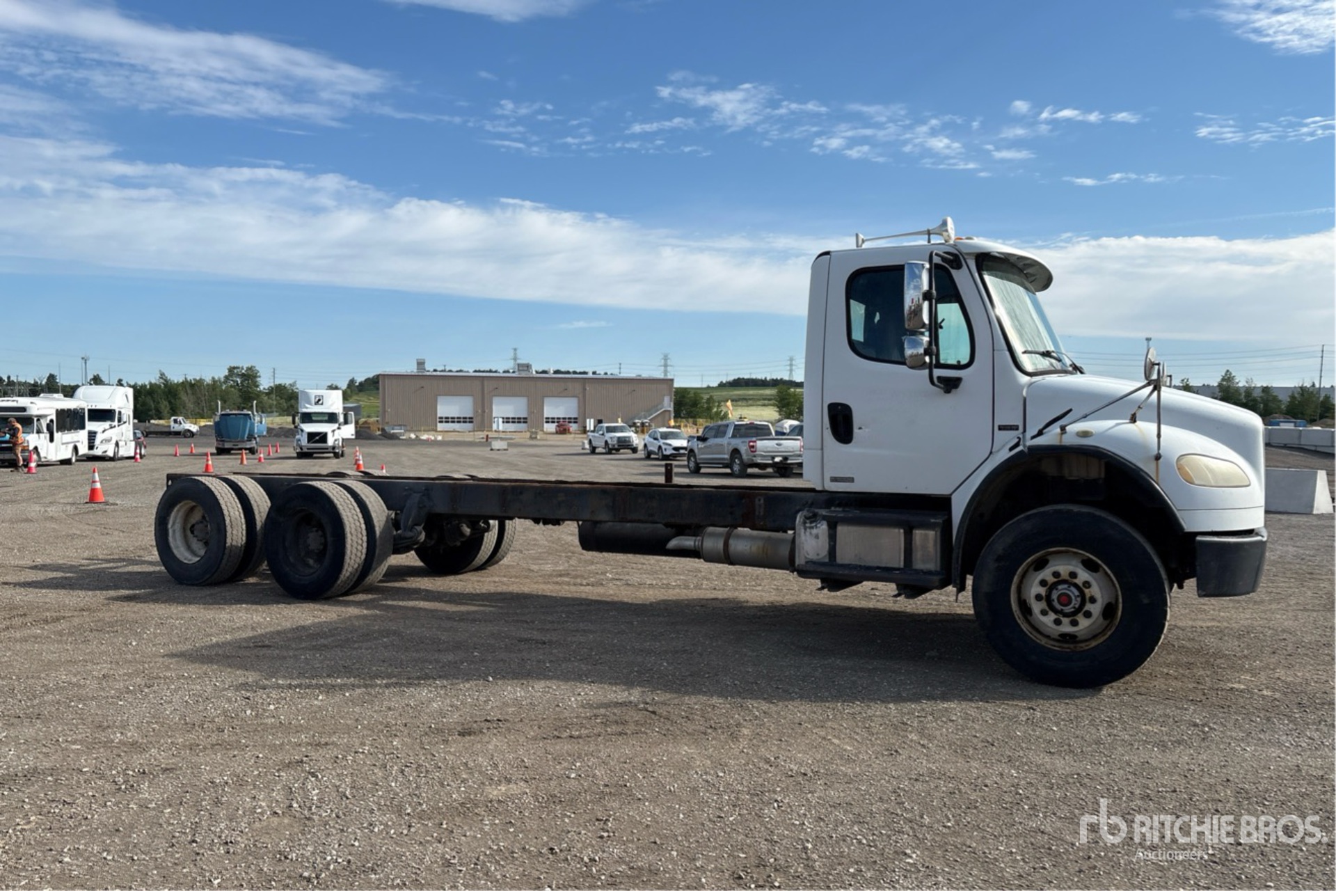 2005 Freightliner M2 106