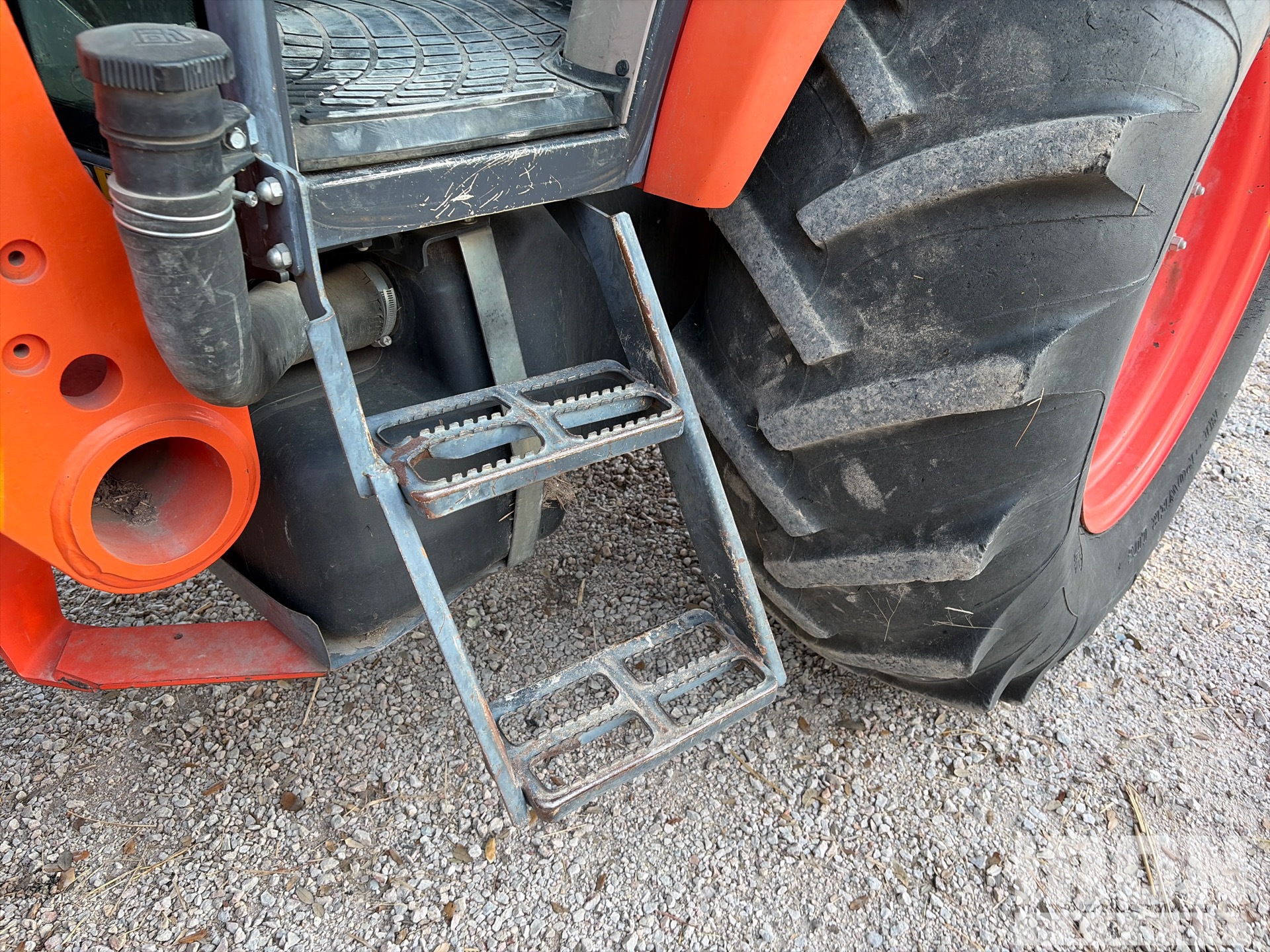 Kubota M9960D