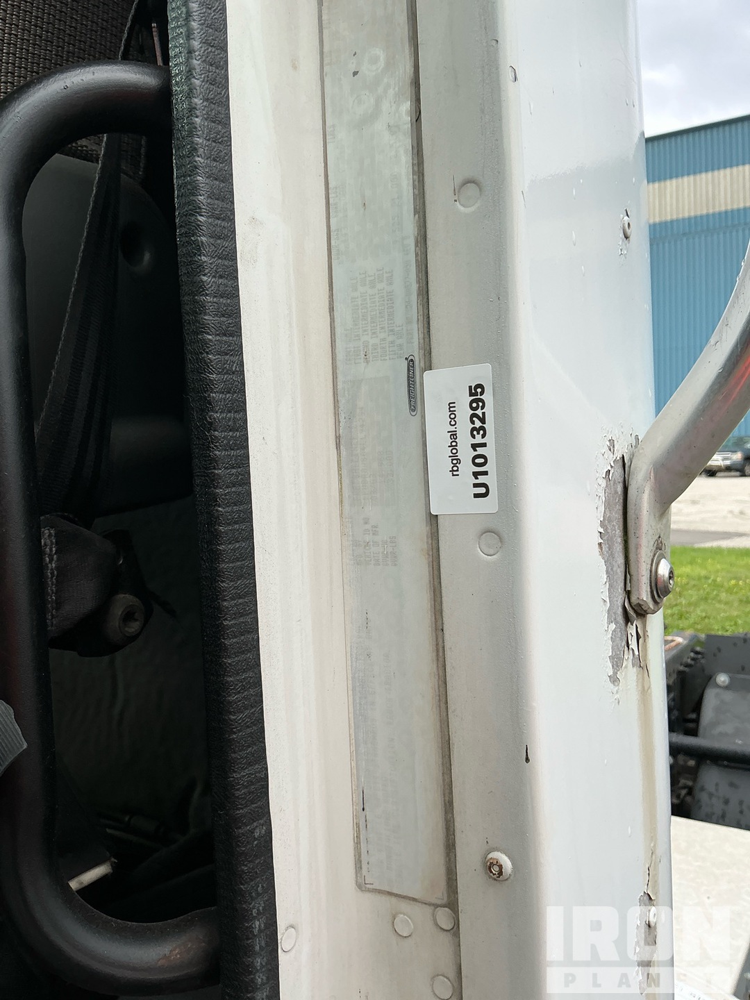2004 Freightliner CST112