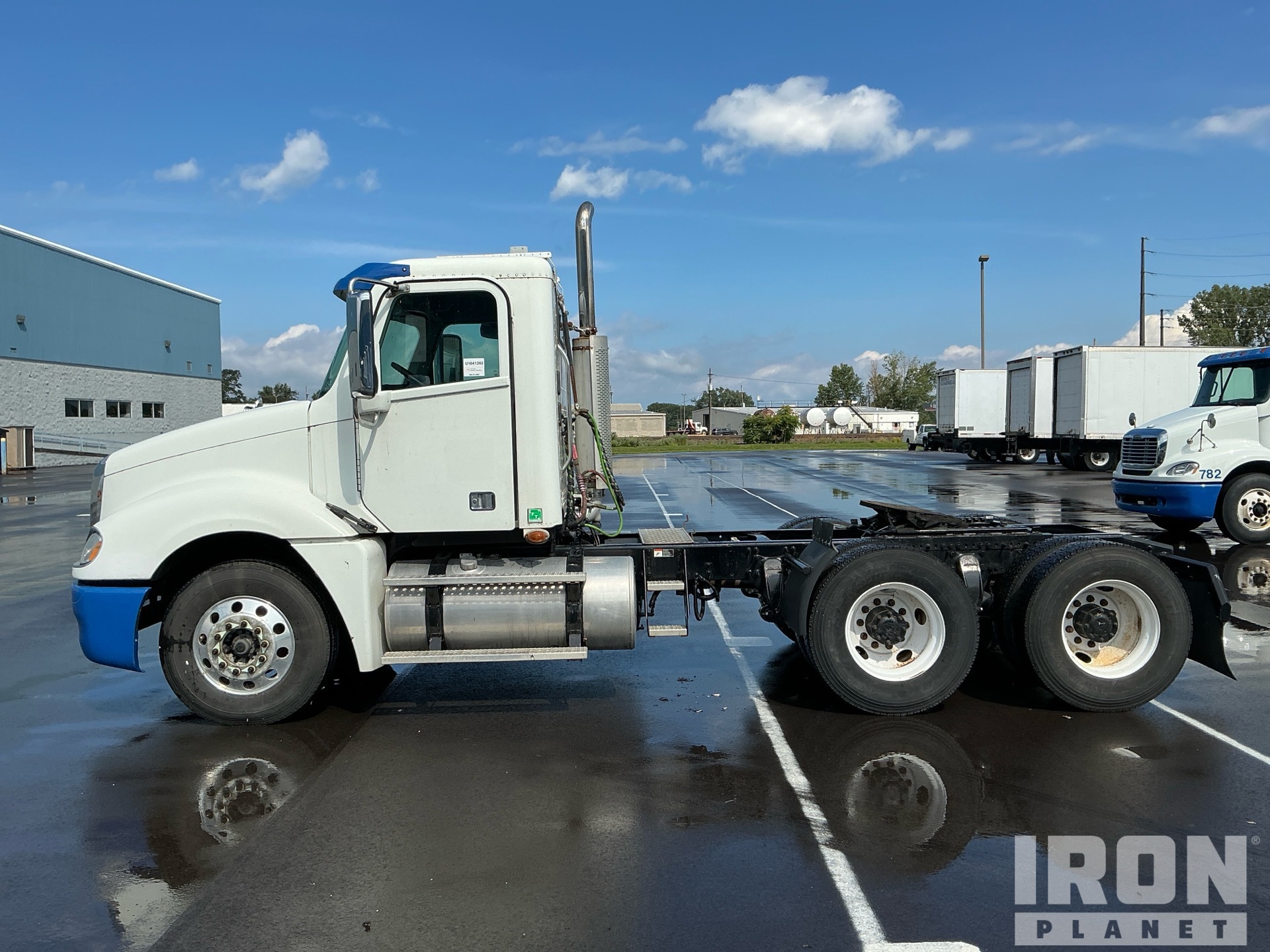 2015 Freightliner COLUMBIA 120