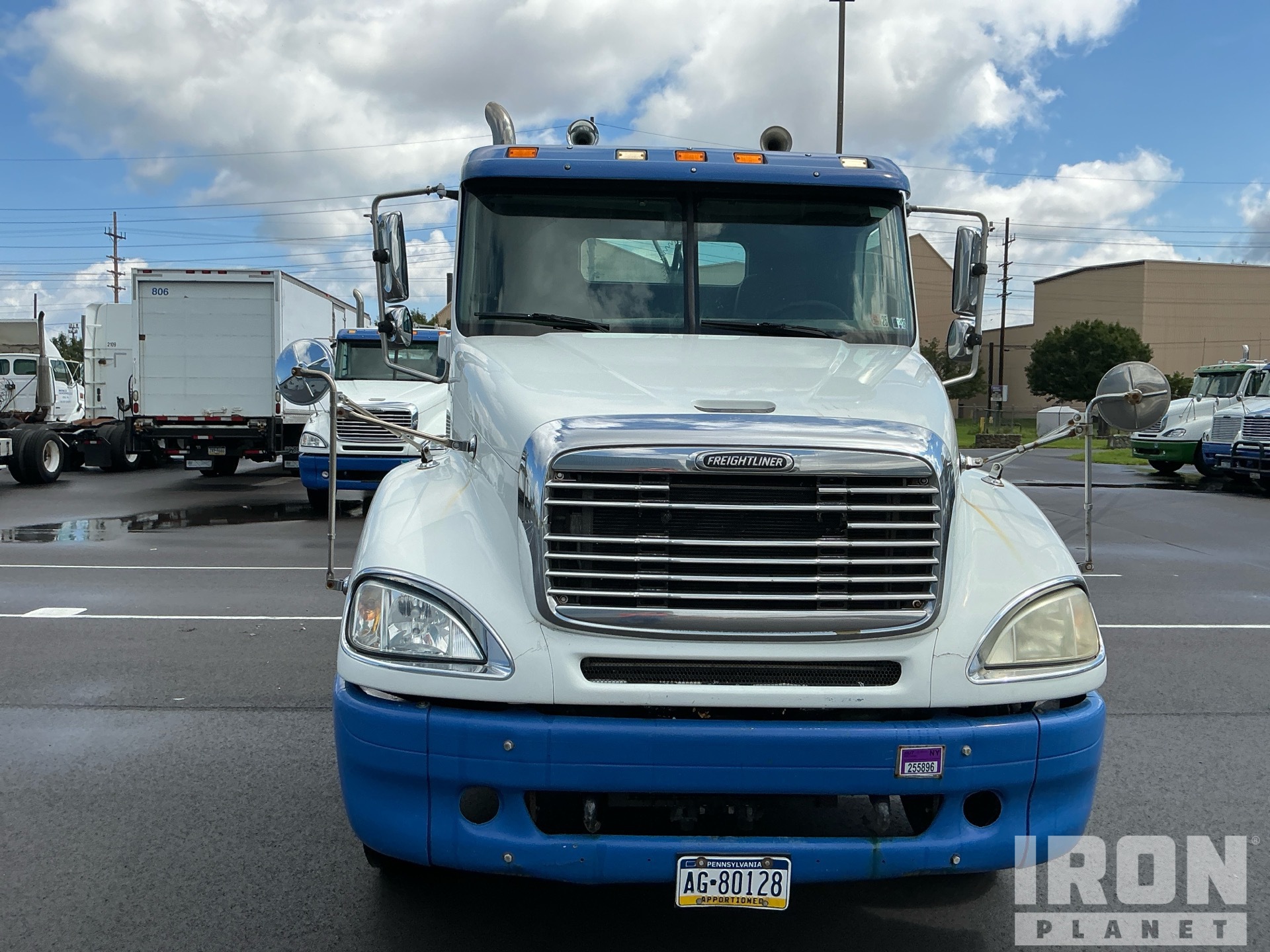 2004 Freightliner COLUMBIA 120