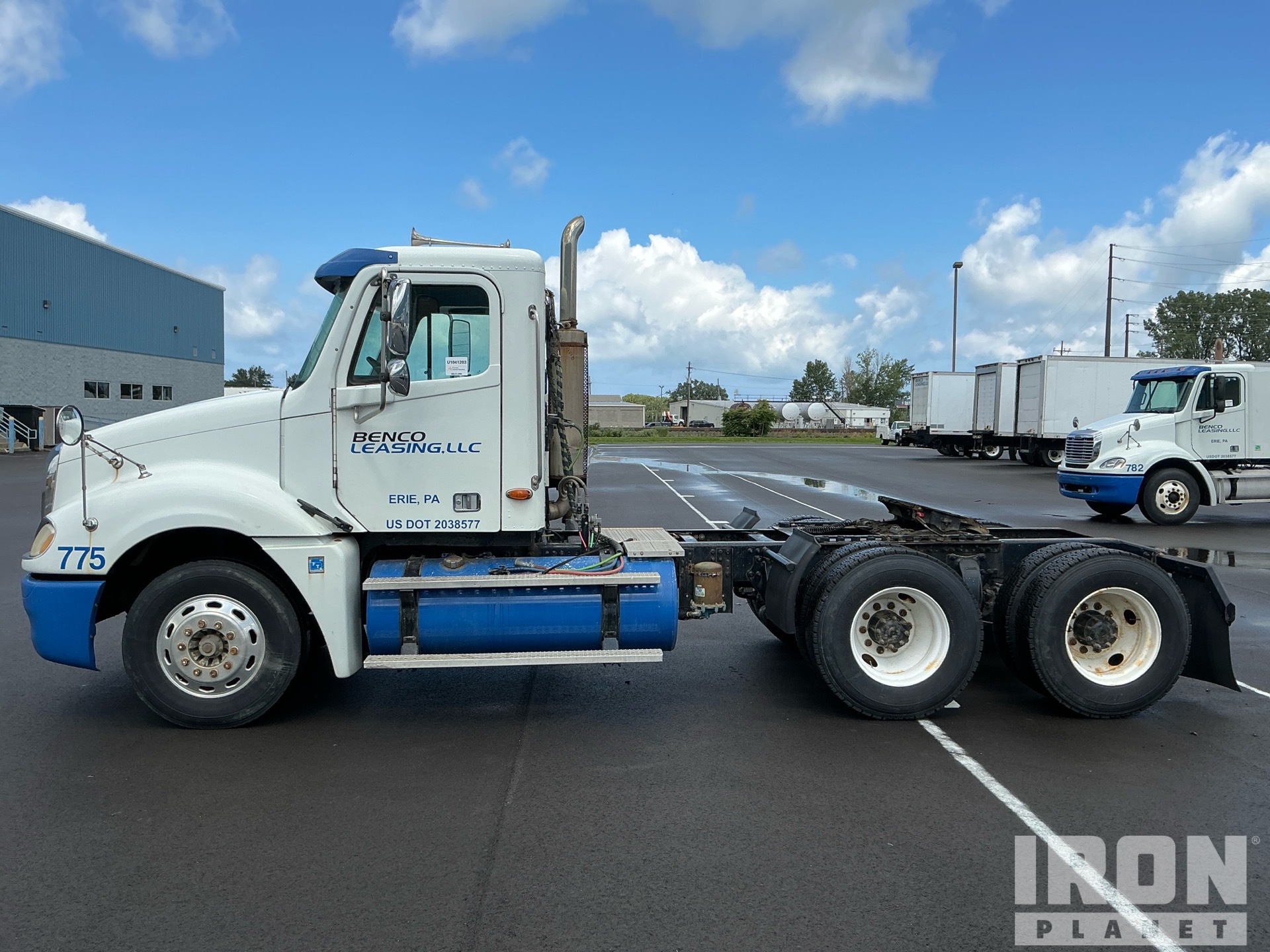 2004 Freightliner COLUMBIA 120