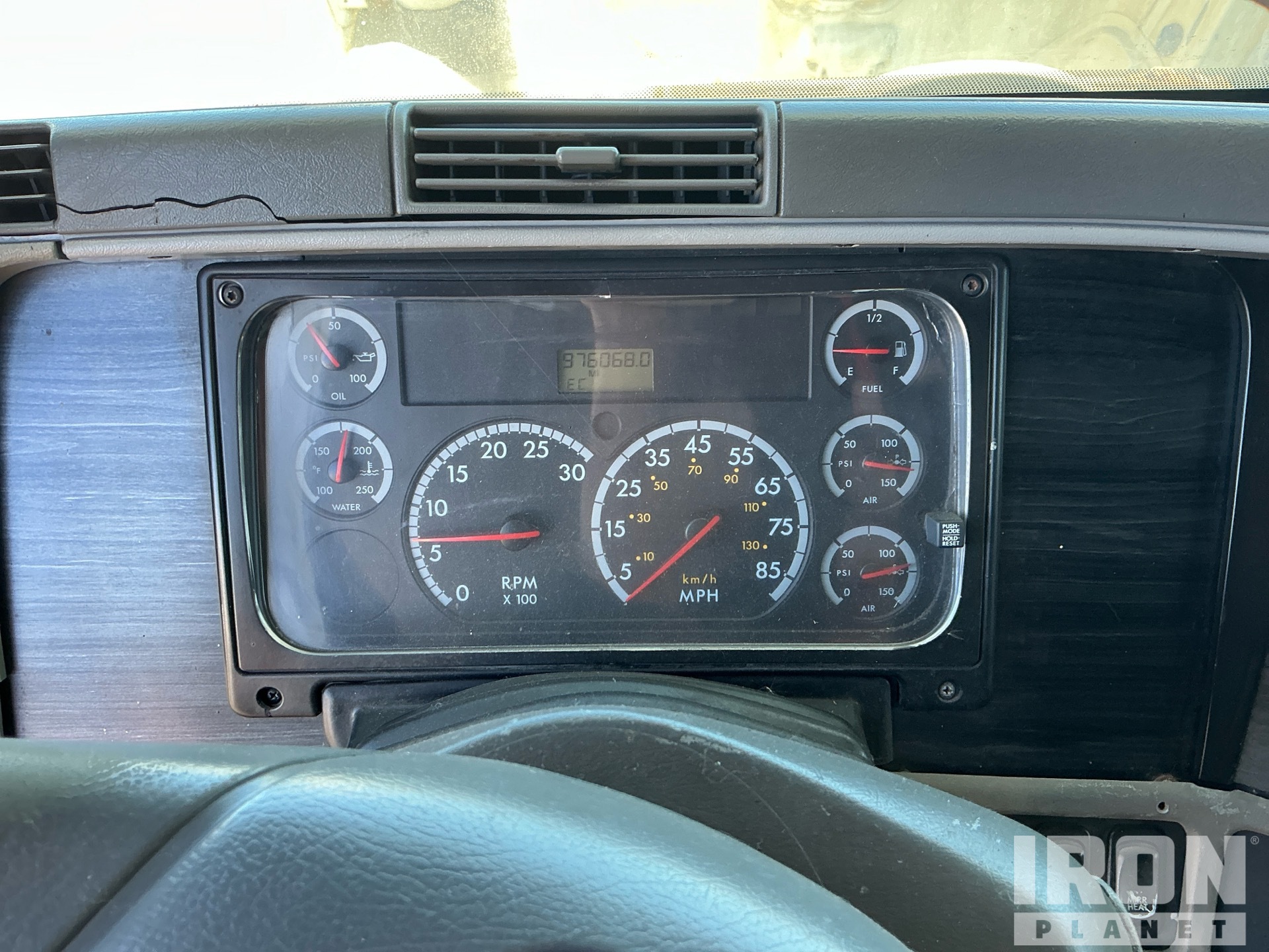 2004 Freightliner COLUMBIA 120