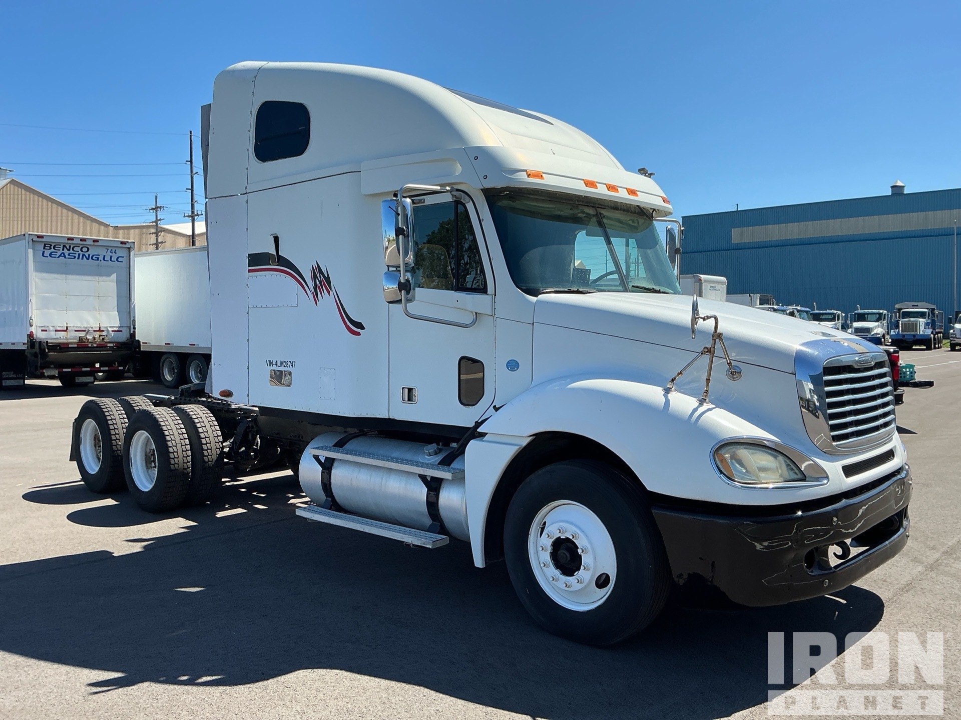 2004 Freightliner COLUMBIA 120