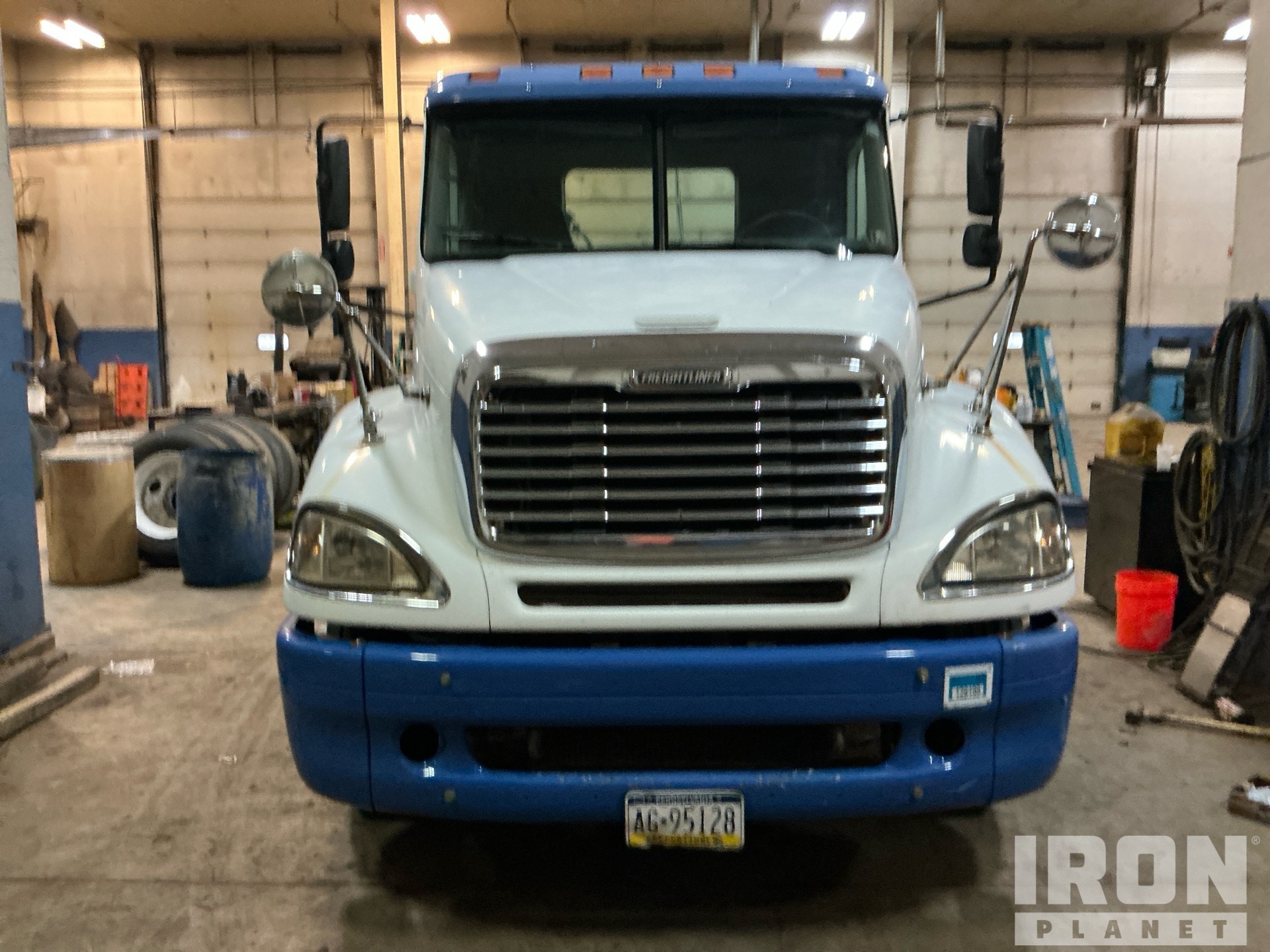 2004 Freightliner COLUMBIA 120