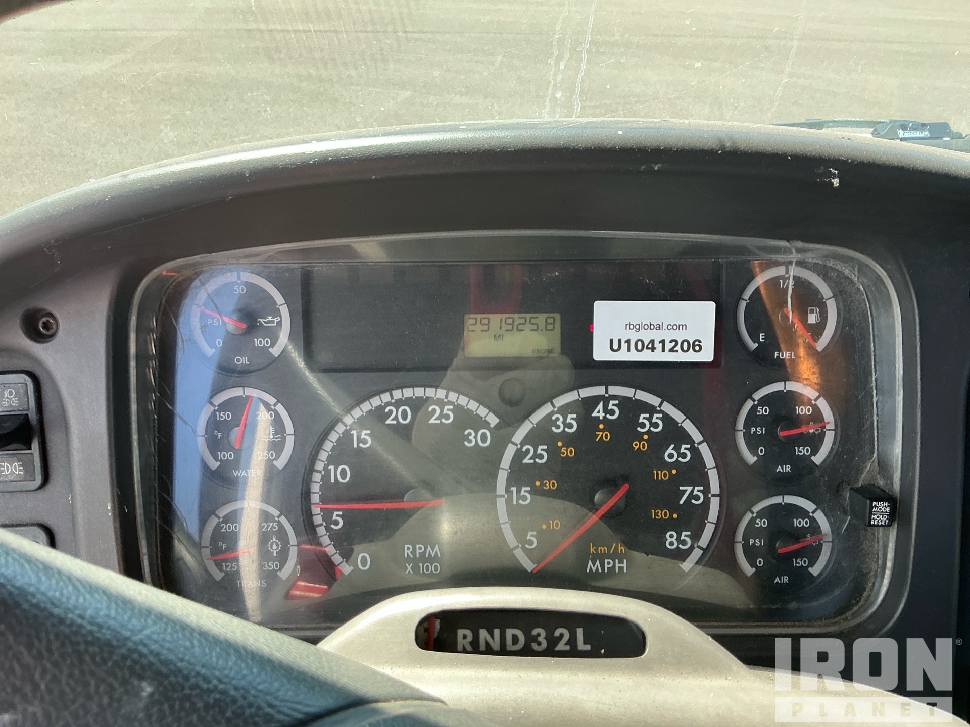 2004 Freightliner M2 106