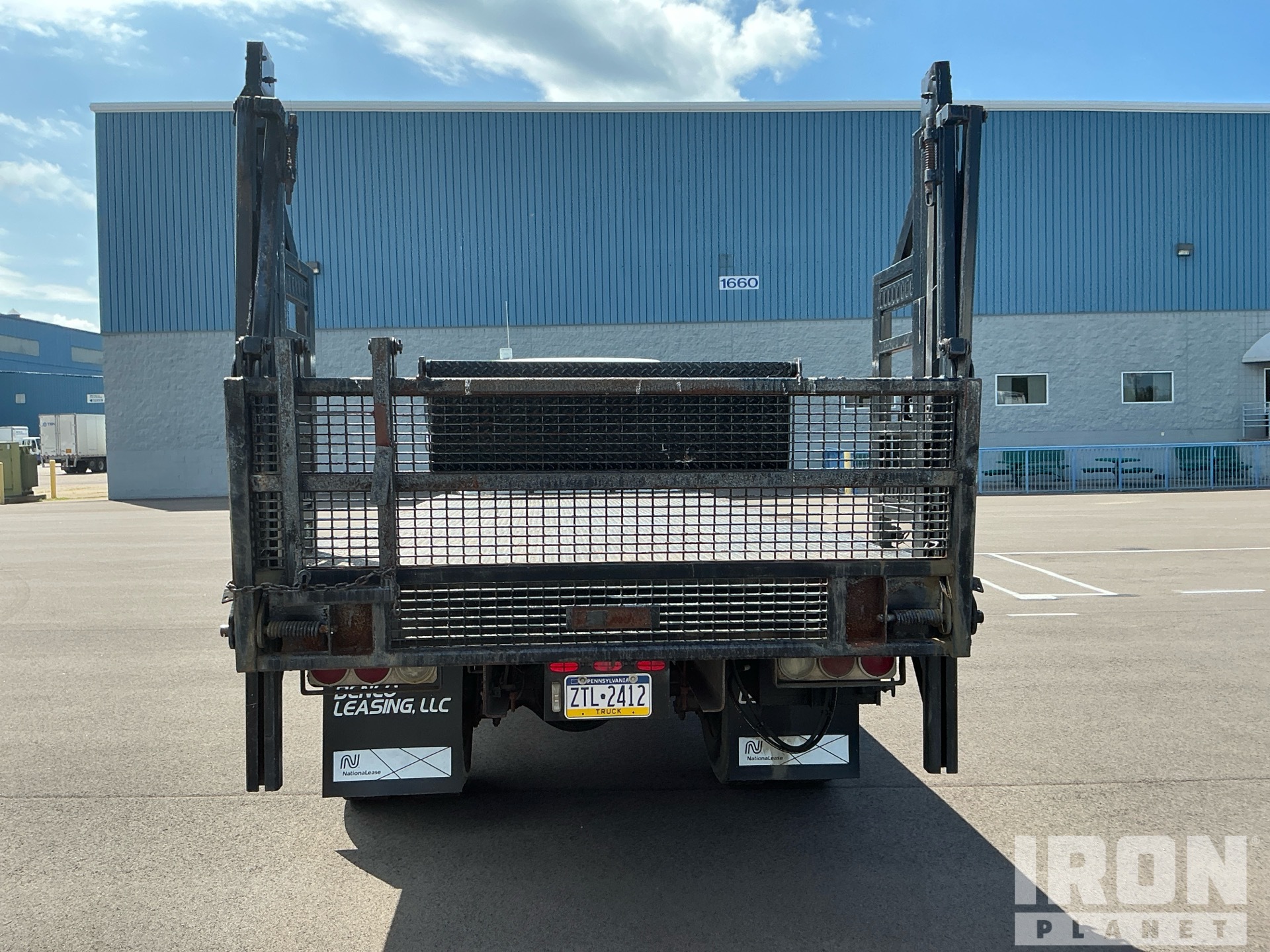 2004 Freightliner M2 106