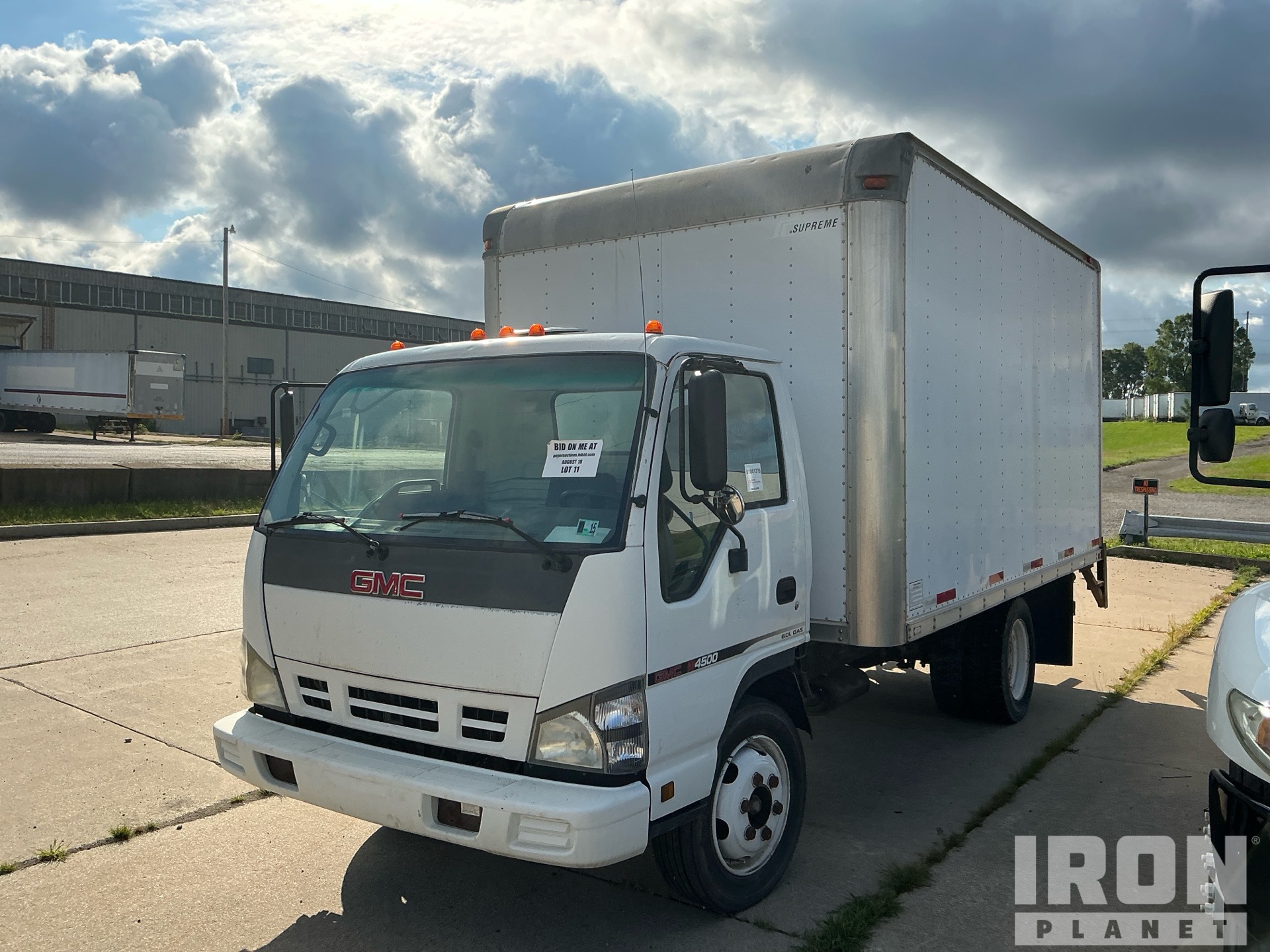 Photo of 2006 GMC W4500