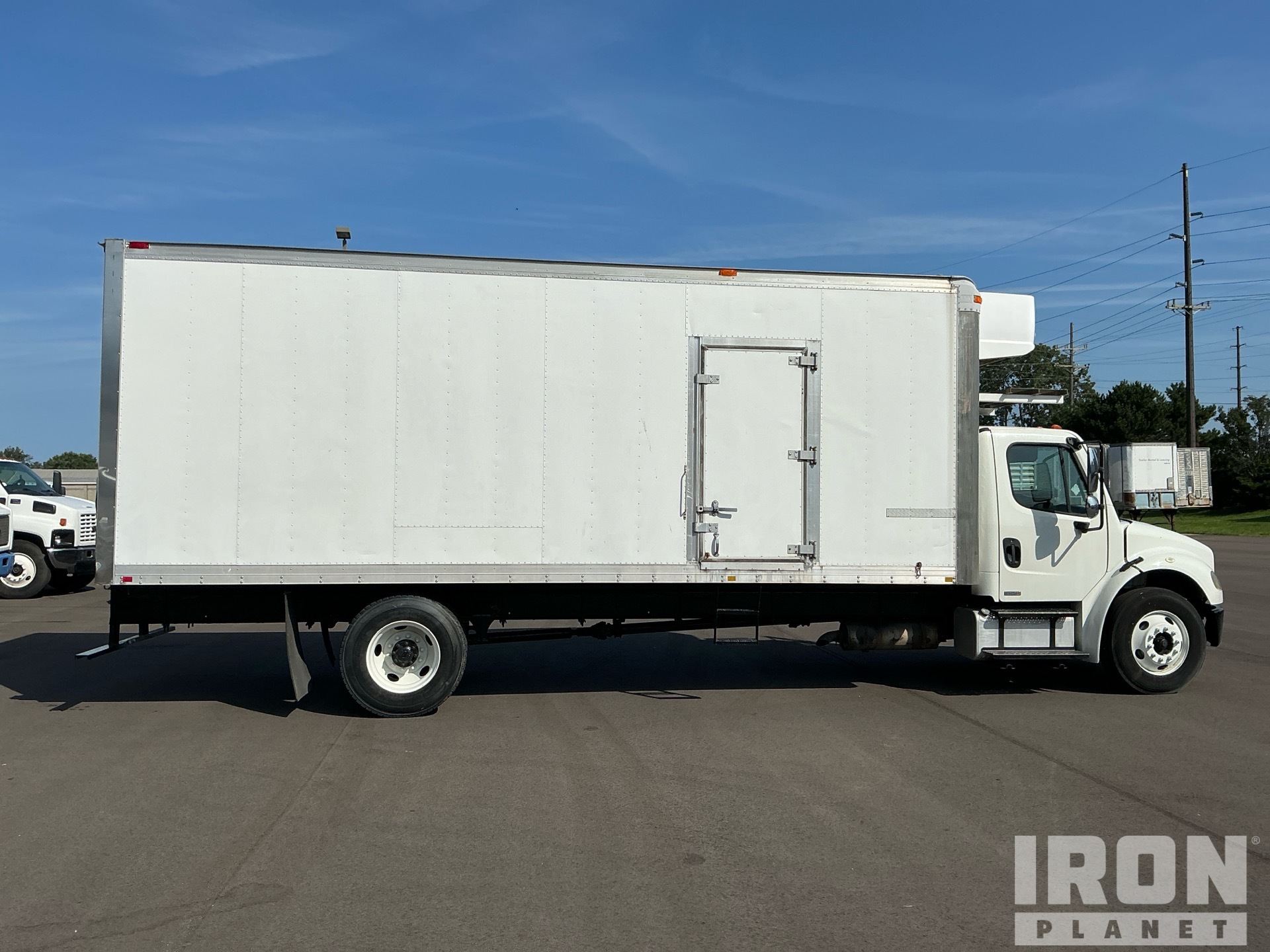 2007 Freightliner M2 106