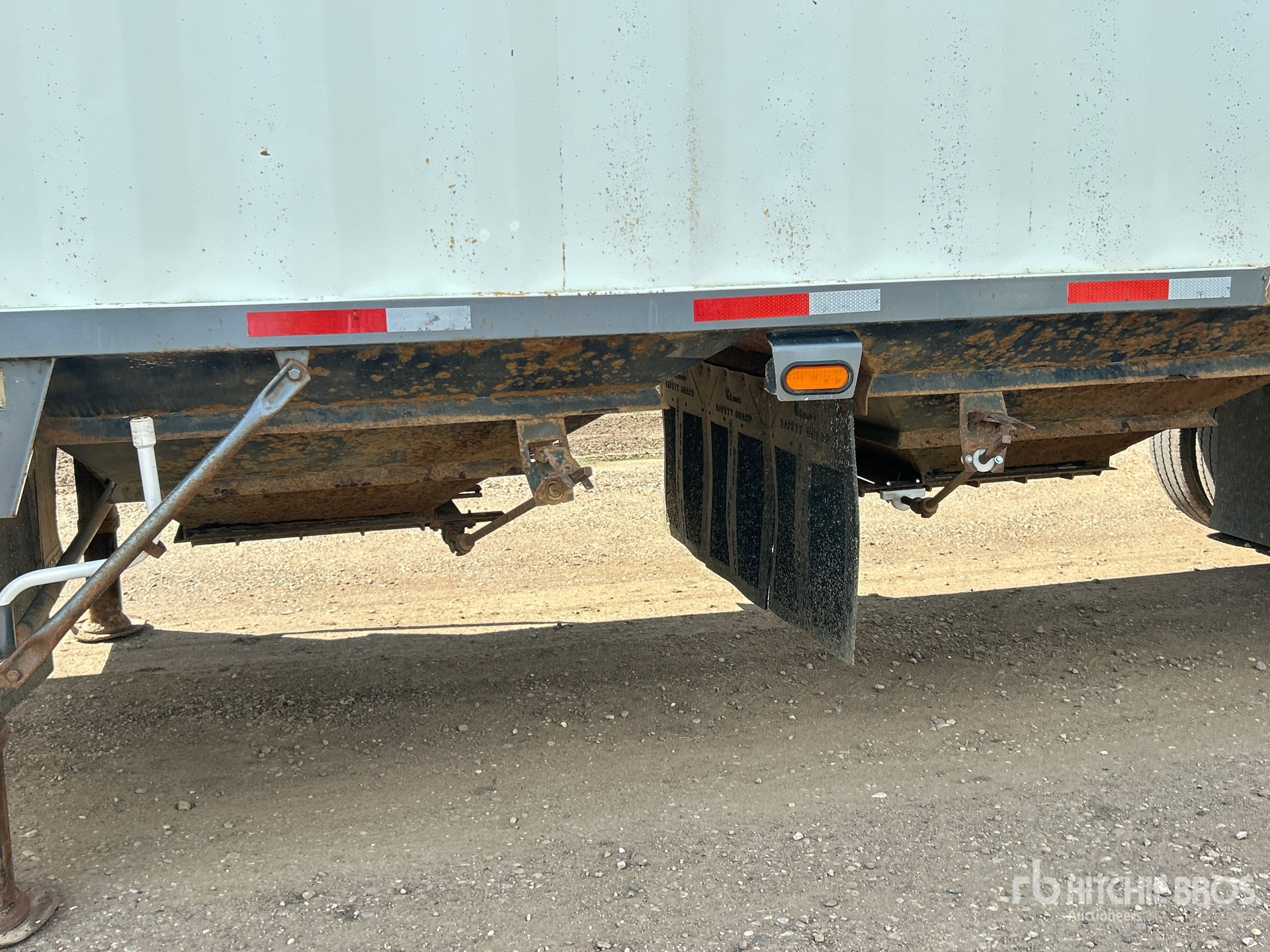 2005 Load King 28 ft Tri/A Super B-Train Lead