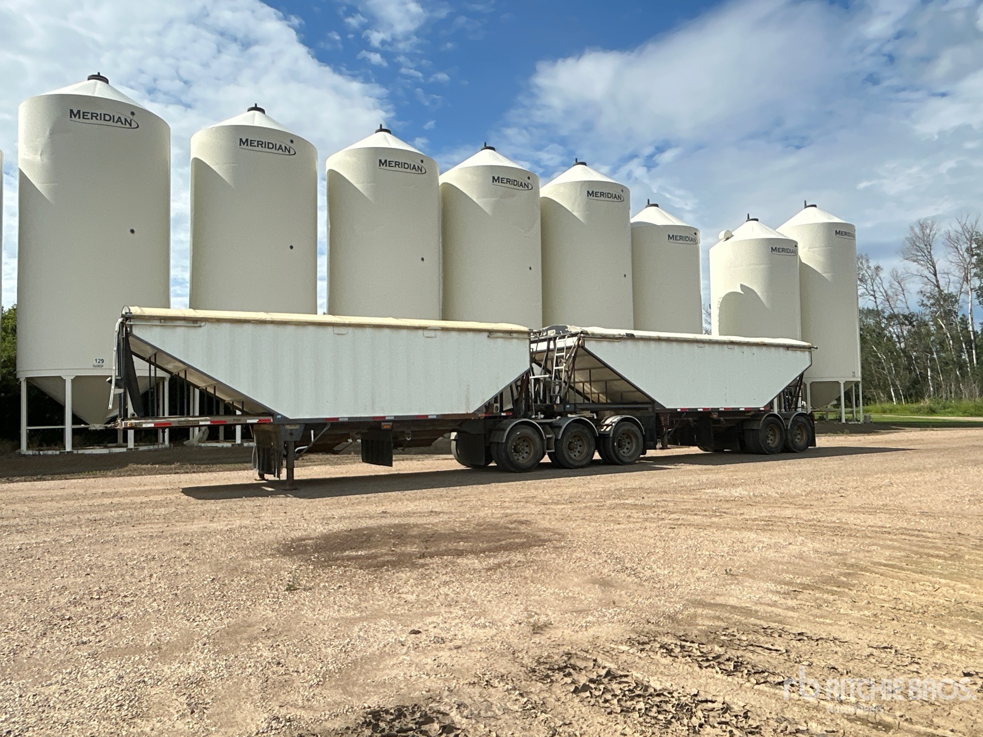 2005 Load King 28 ft Tri/A Super B-Train Lead