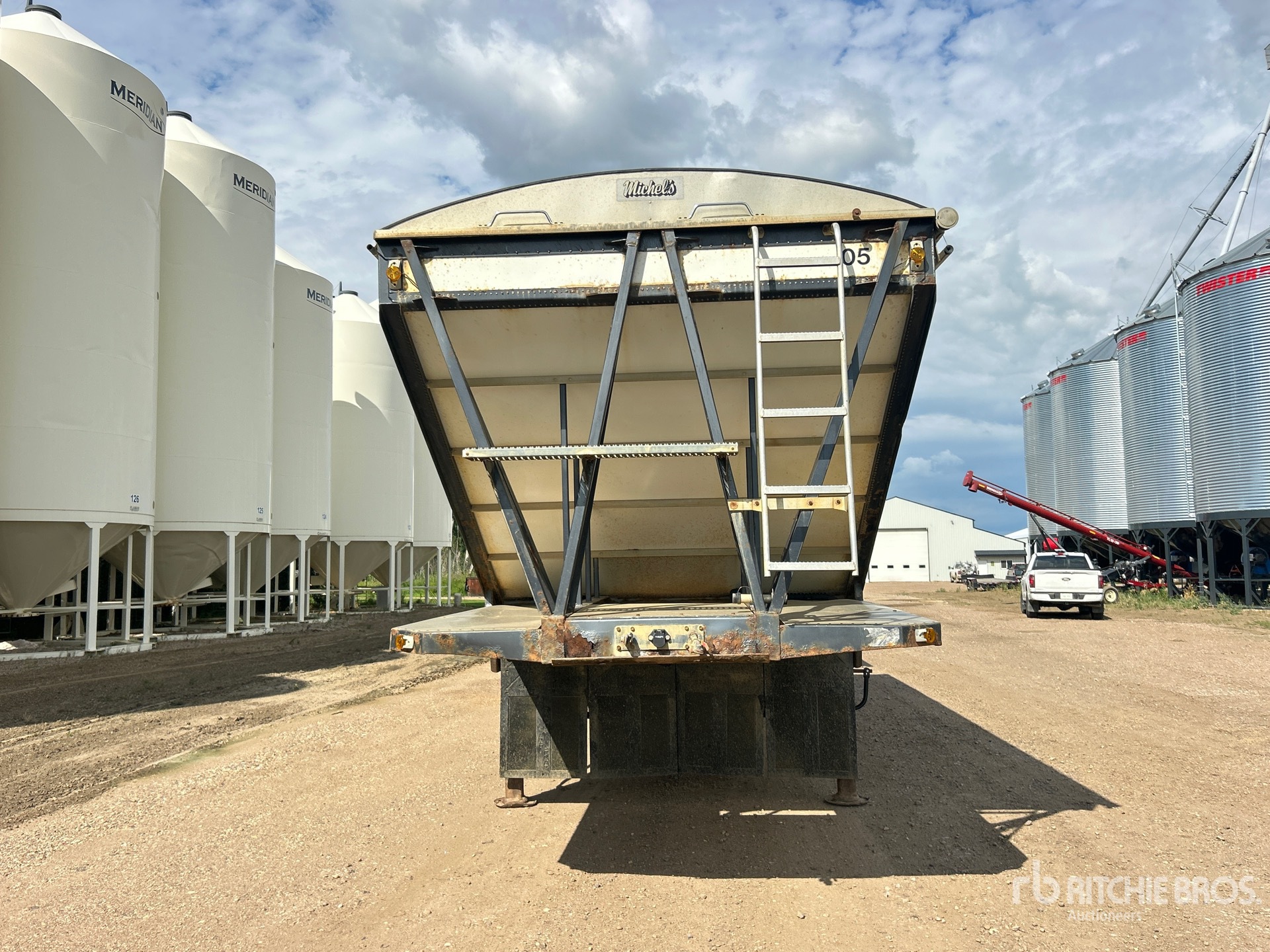 2005 Load King 28 ft Tri/A Super B-Train Lead