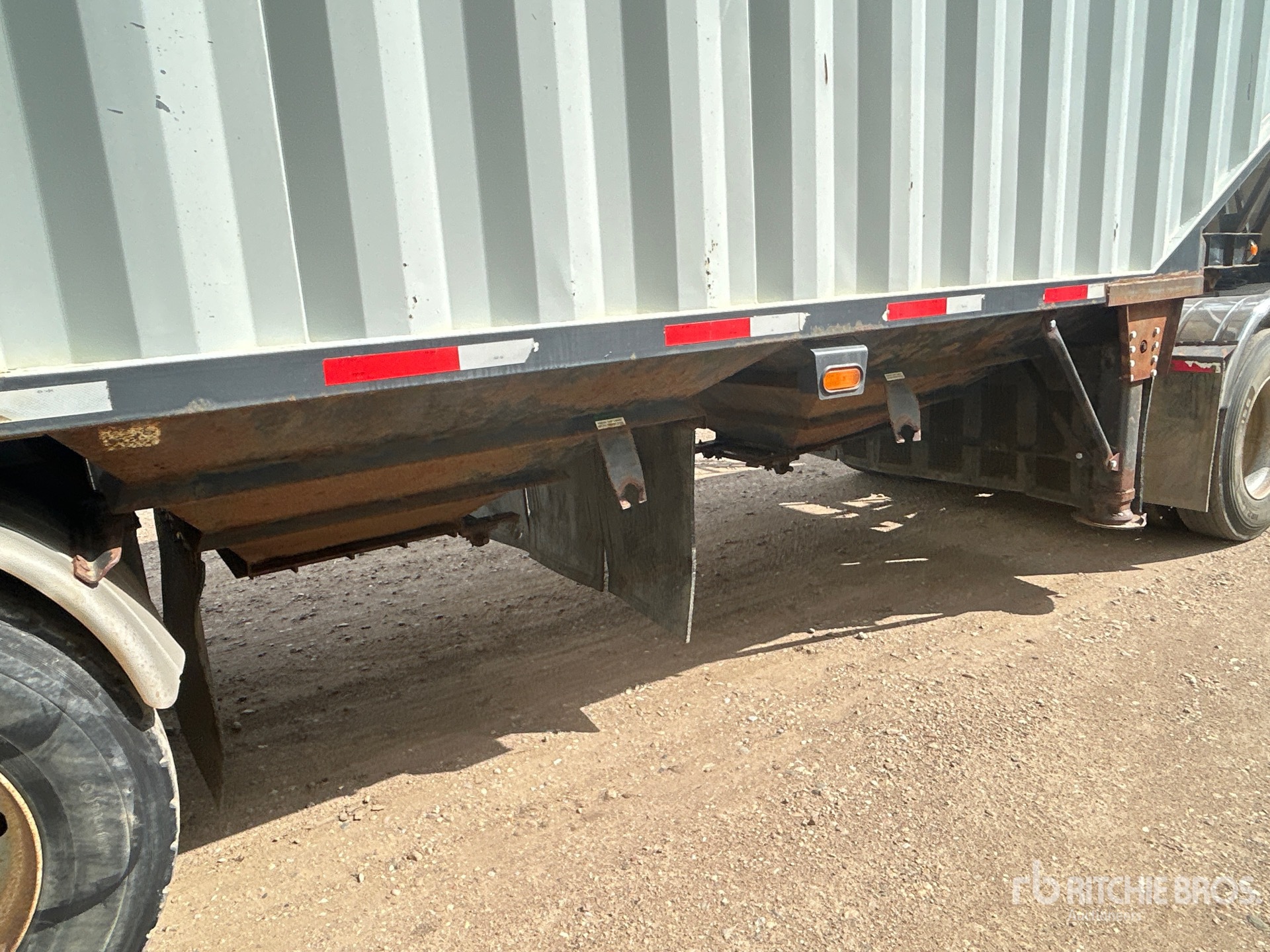 2005 Load King 30 ft T/A Super B-Train Pup