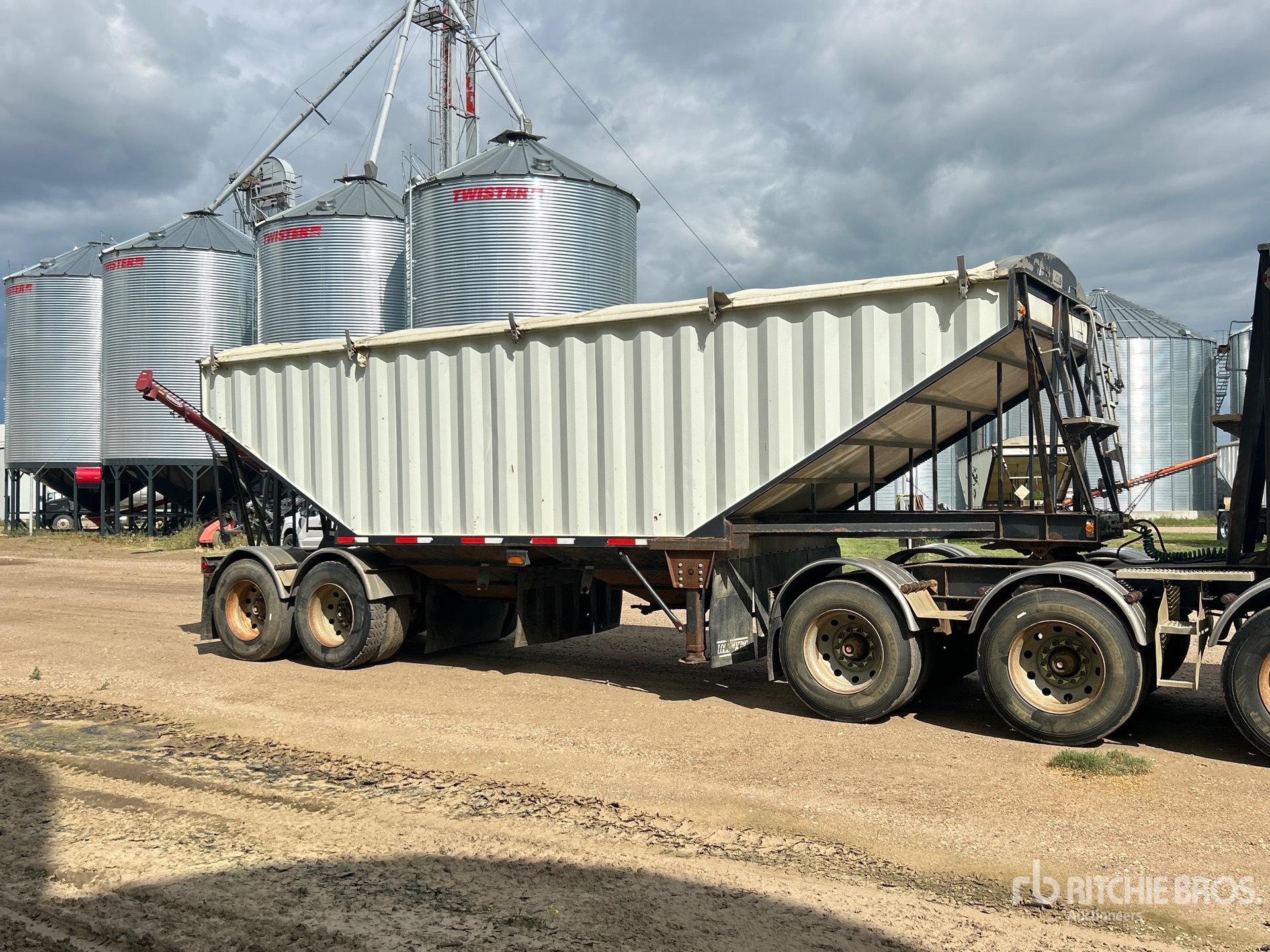 2005 Load King 30 ft T/A Super B-Train Pup