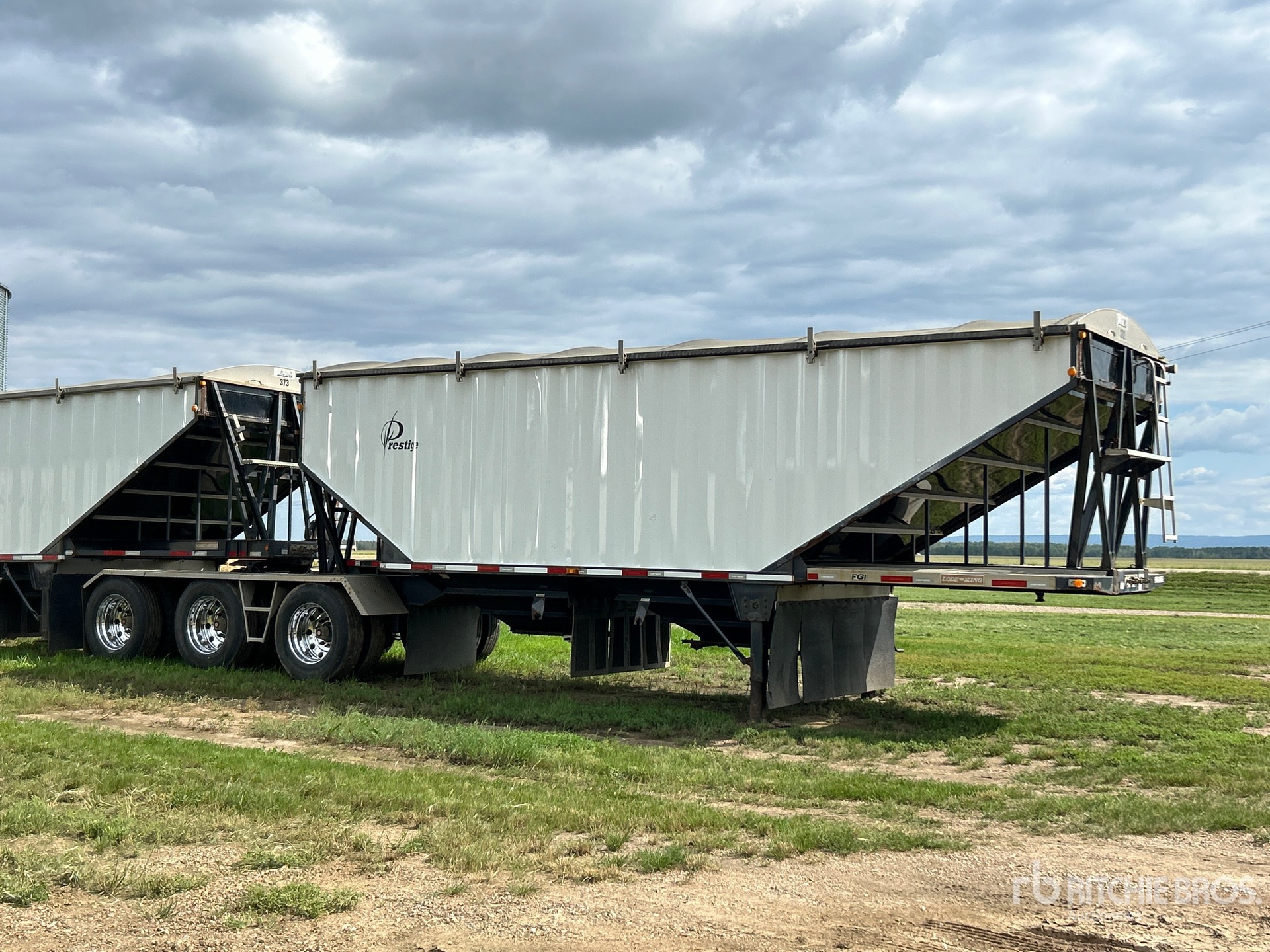 2014 Load King 28 ft Tri/A Super B-Train Lead
