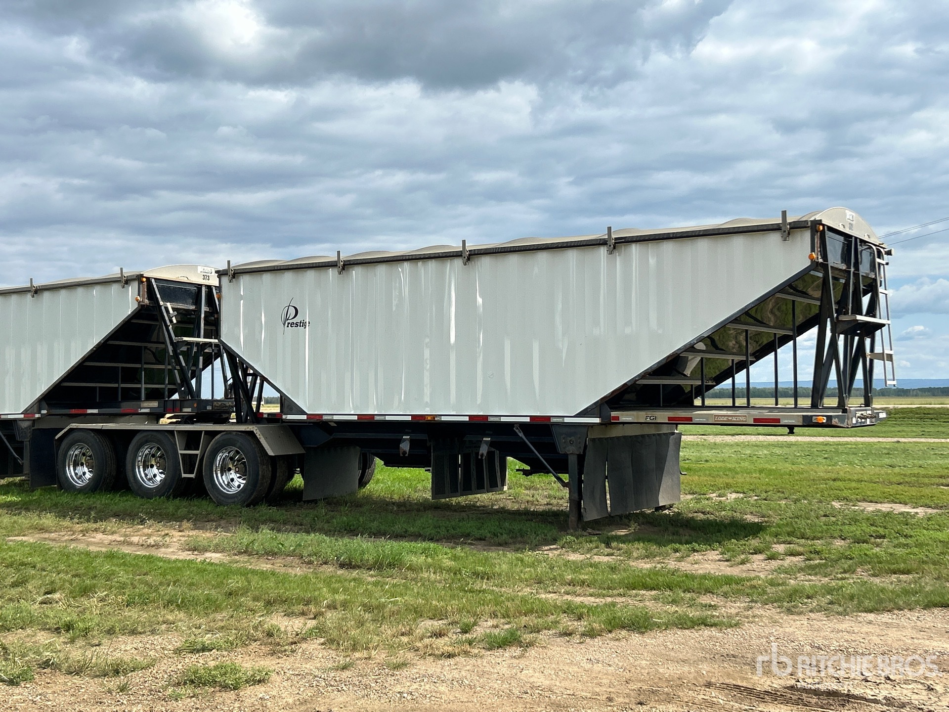2014 Load King 28 ft Tri/A Super B-Train Lead