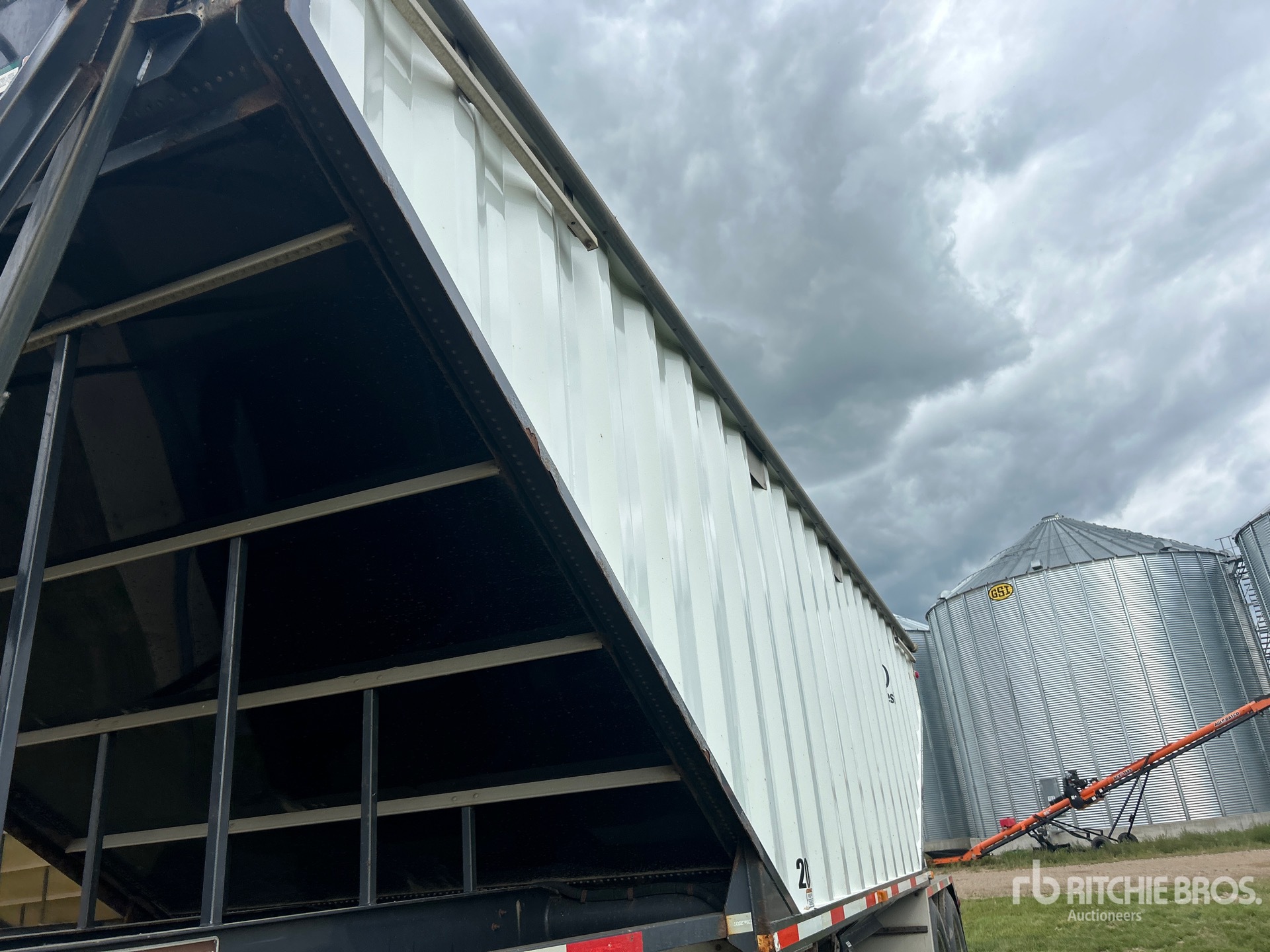 2014 Load King 30 ft T/A Super B-Train Pup