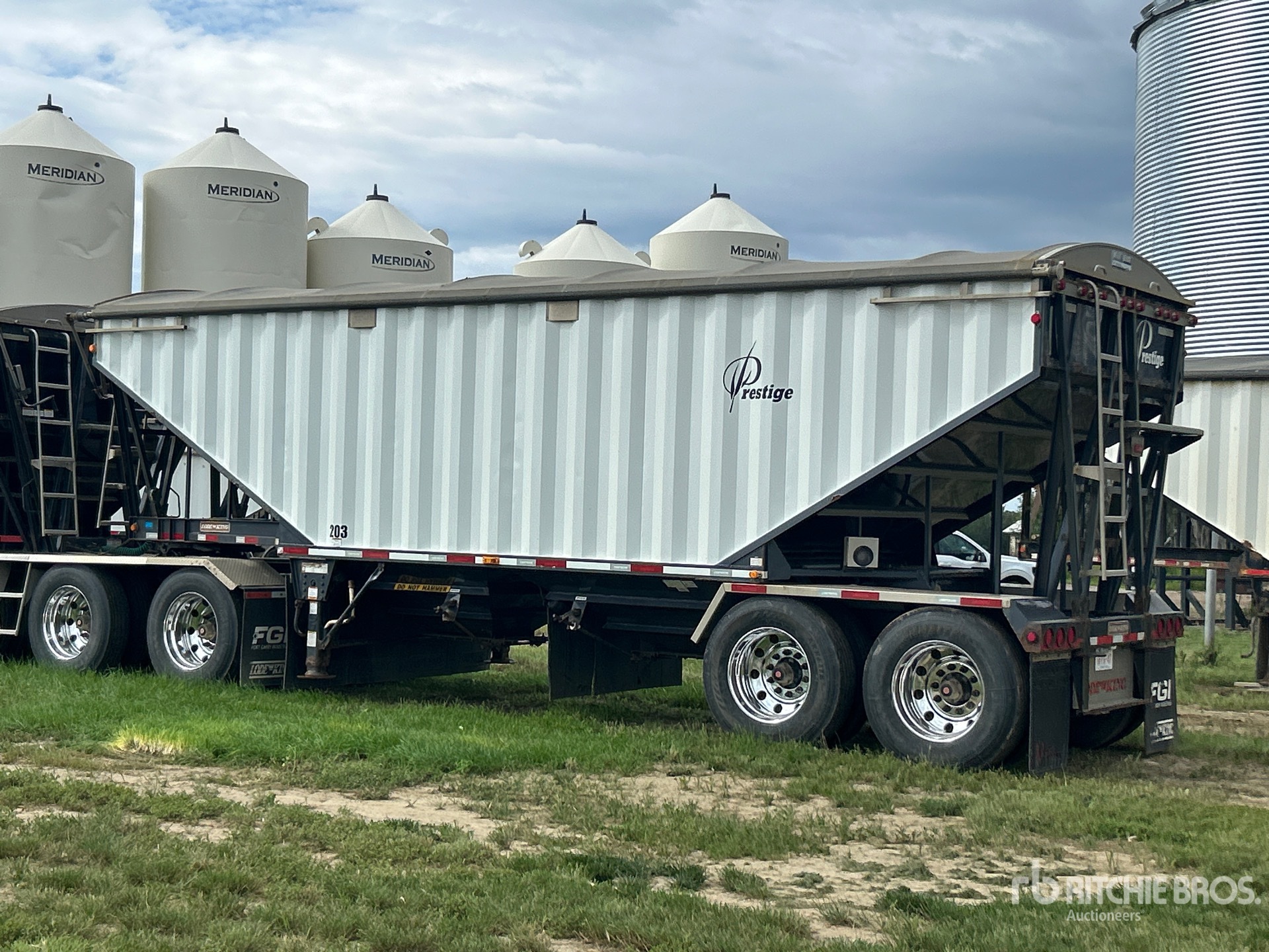 2014 Load King 30 ft T/A Super B-Train Pup