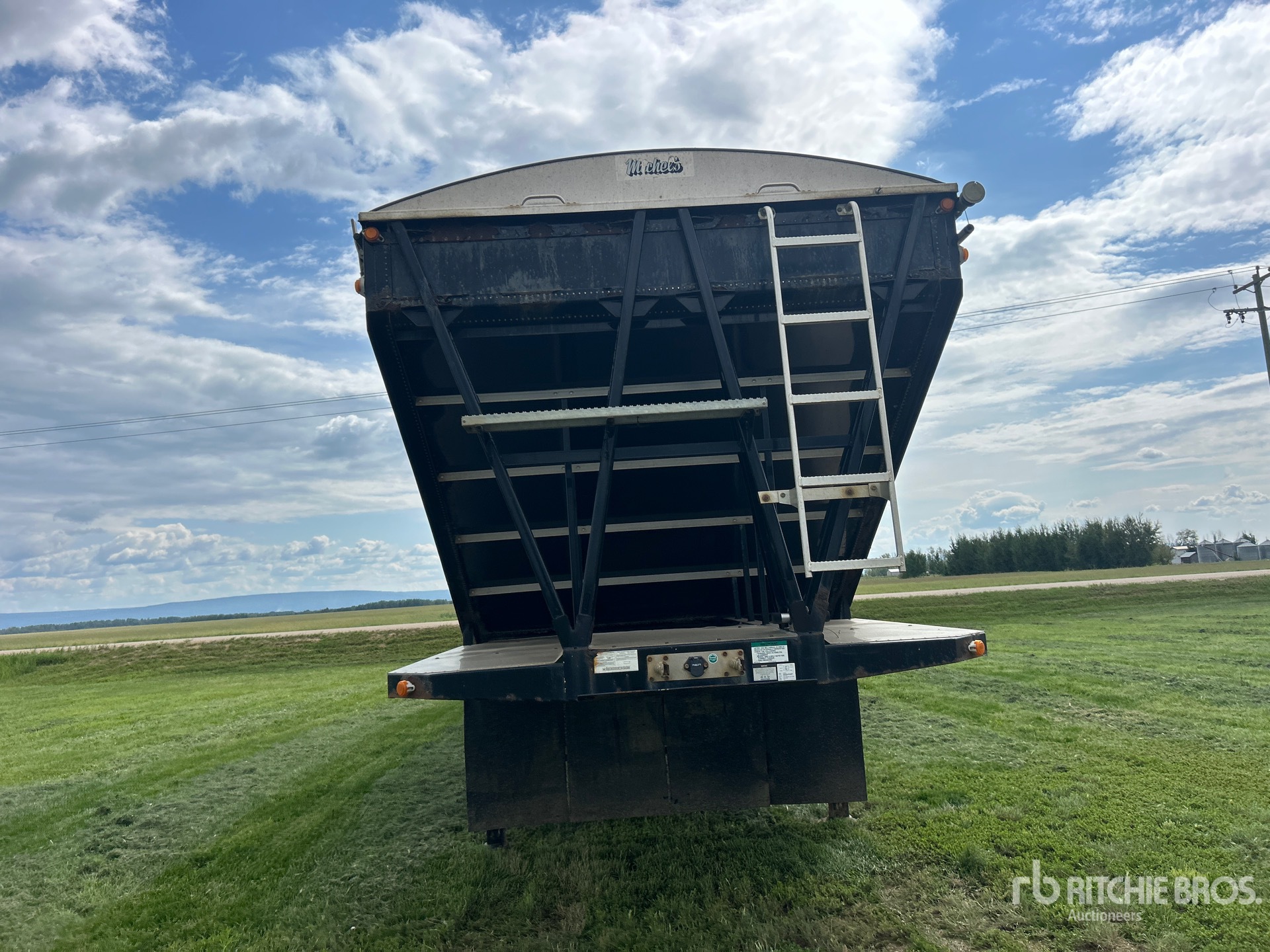2010 Load King 28 ft Tri/A Super B-Train Lead