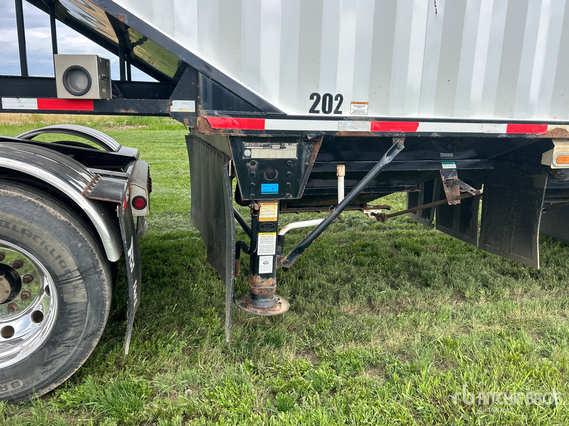 2010 Load King 30 ft T/A Super B-Train Pup