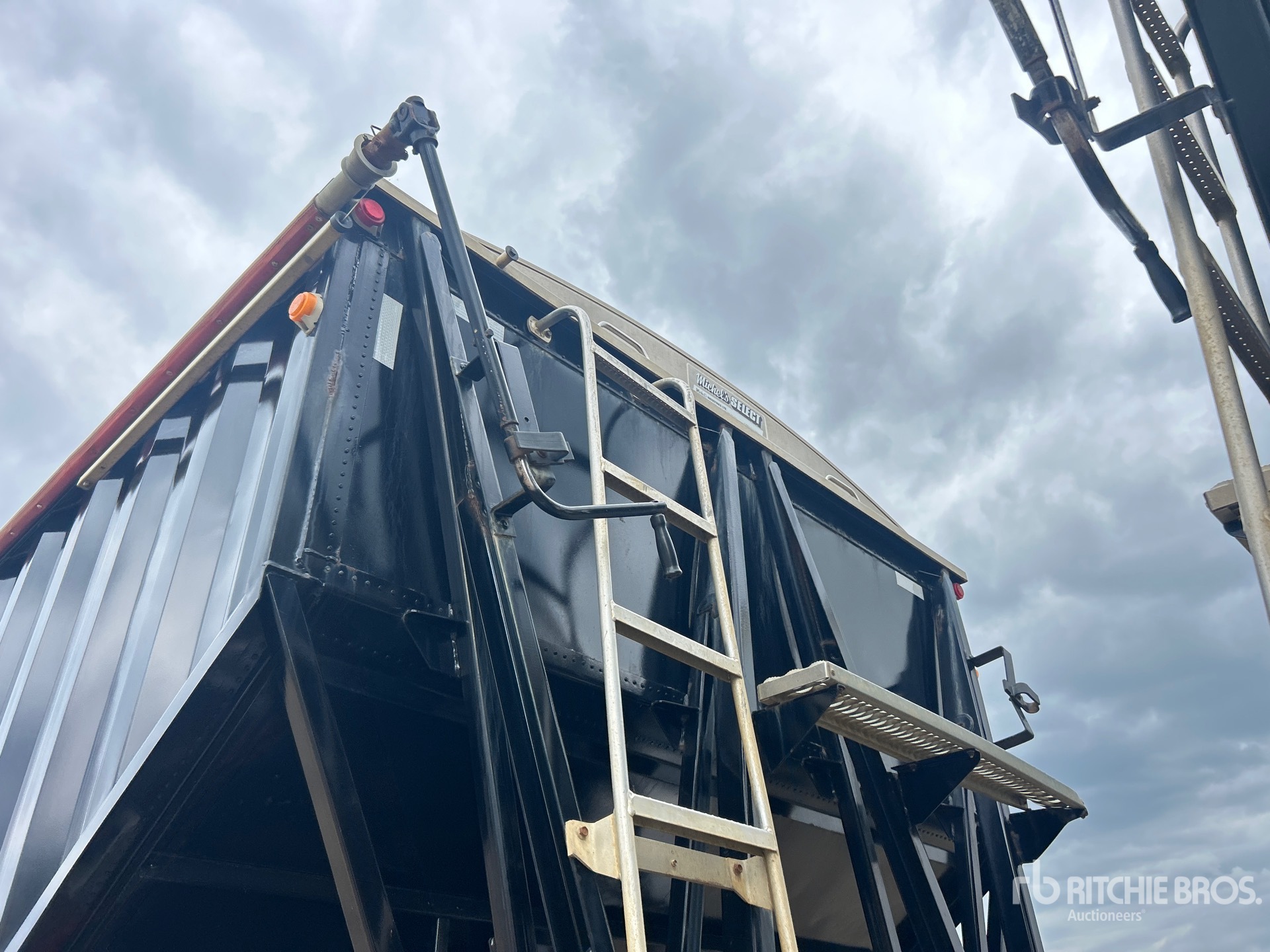 2016 Load King 28 ft Tri/A Super B-Train Lead