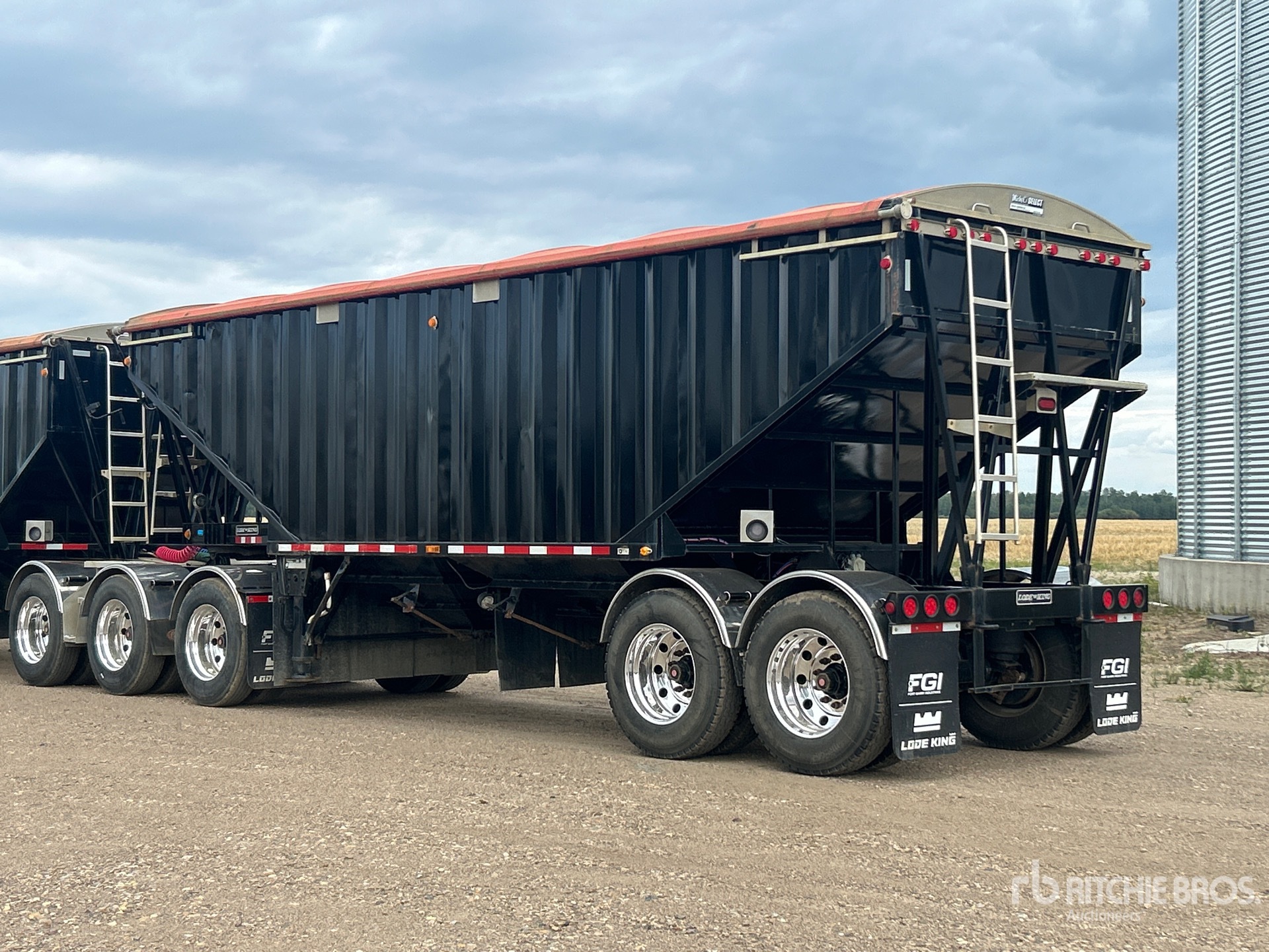 2016 Load King 30 ft T/A Super B-Train Pup
