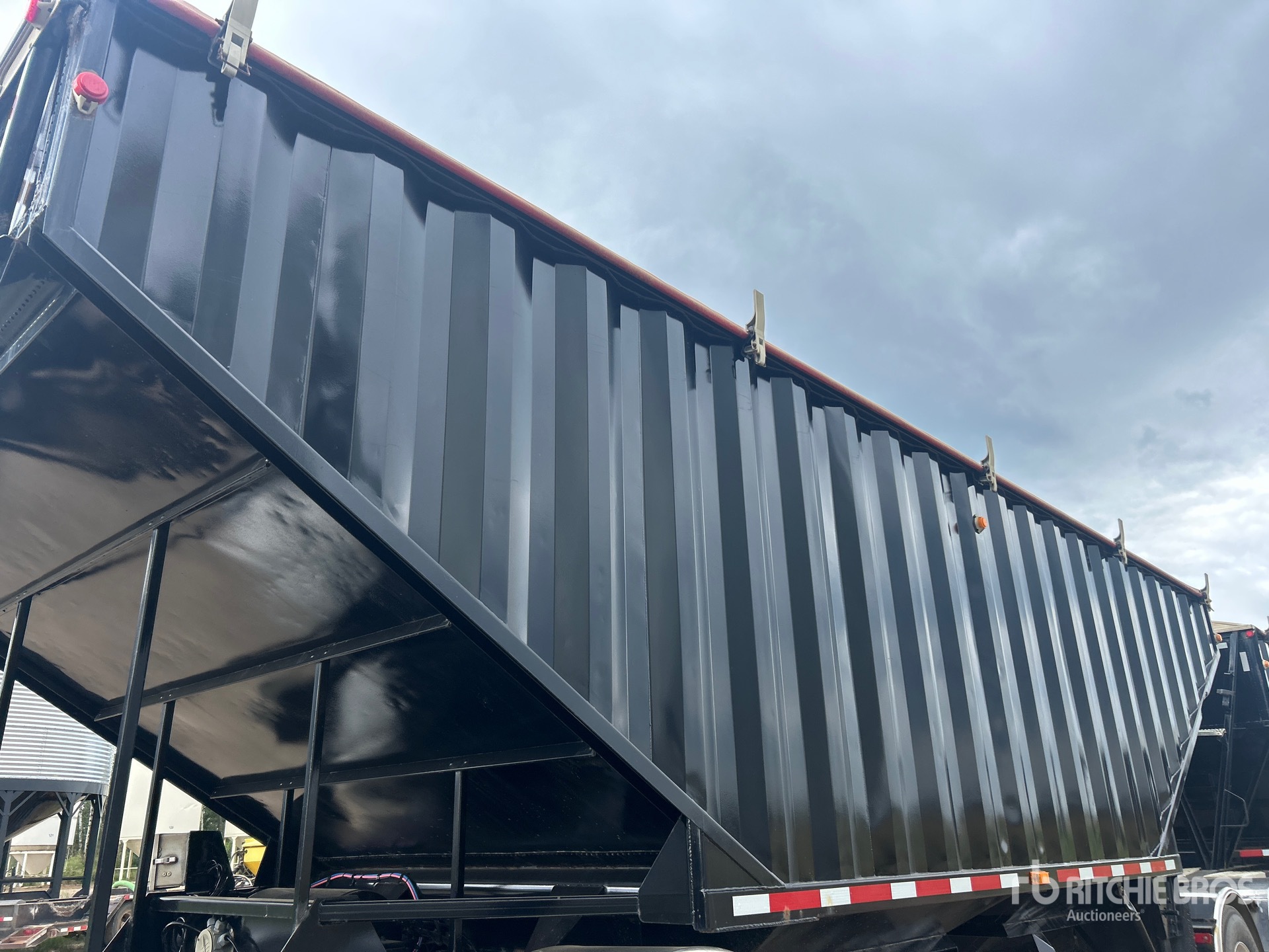 2016 Load King 30 ft T/A Super B-Train Pup