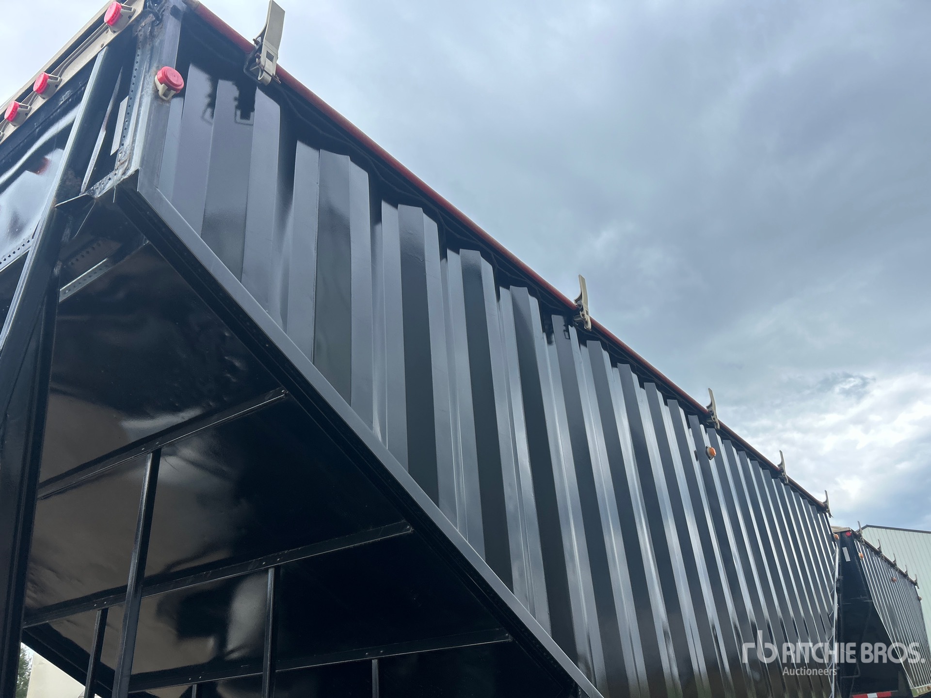 2016 Load King 30 ft T/A Super B-Train Pup