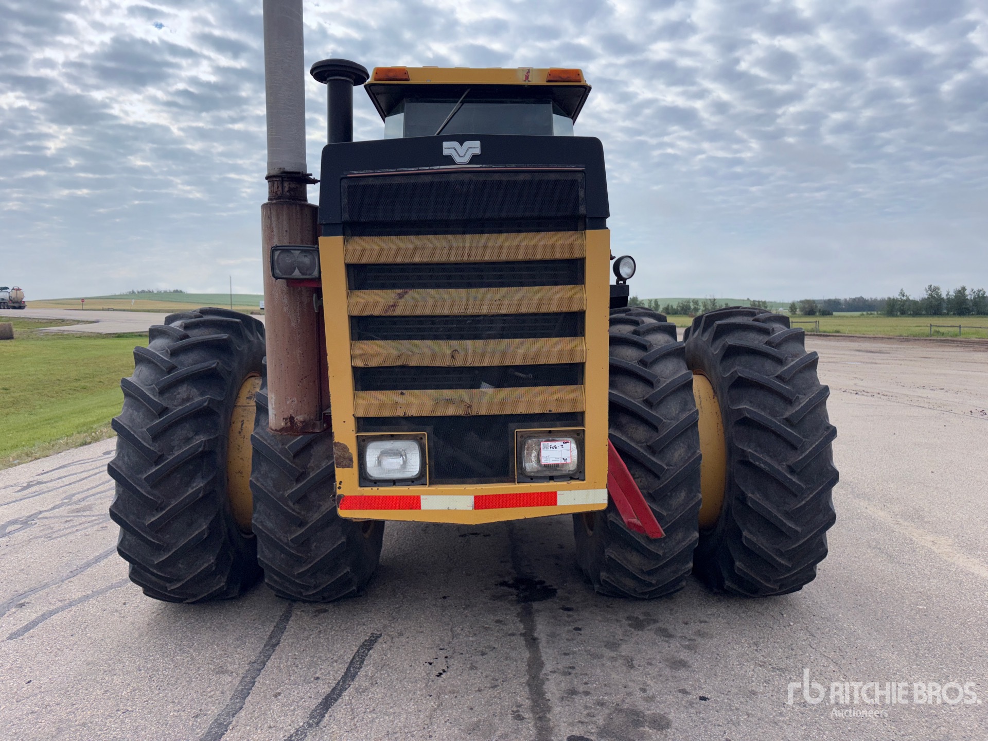 1985 Versatile 876